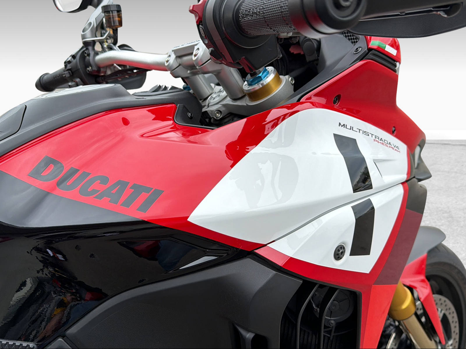 DUCATI 1160 Multistrada V4 S Pikes Peak ABS-image-5