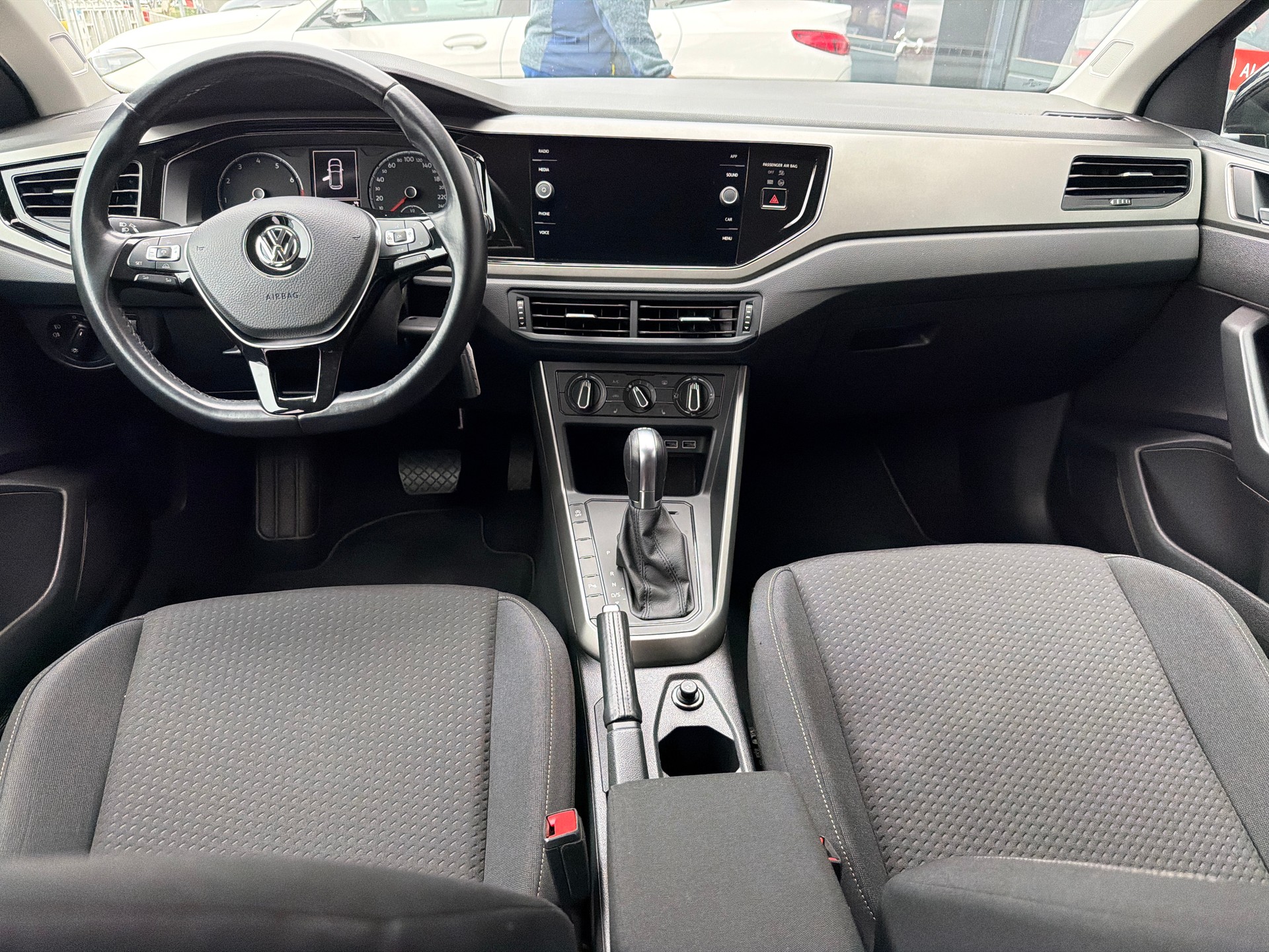 VW Polo 1.0 TSI BMT Comfortline DSG-image-9