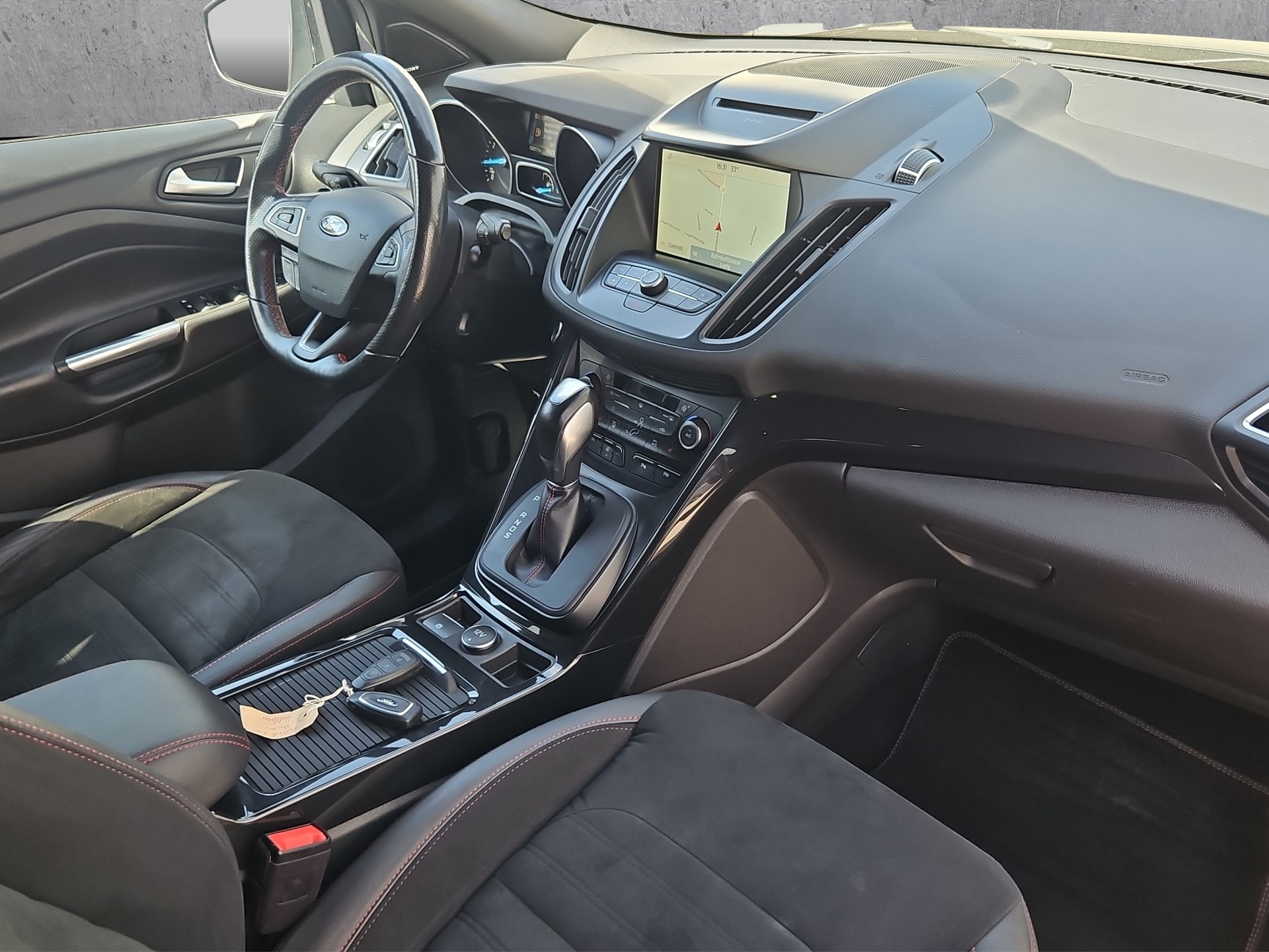 FORD Kuga 2.0 EcoBoost ST Line 4WD Automatic-image-9