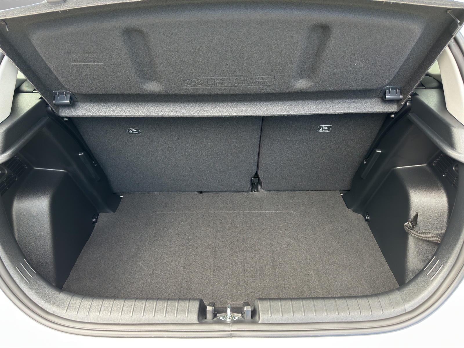 HYUNDAI i20 1.0 T-GDi Amplia Safety Pack-image-14