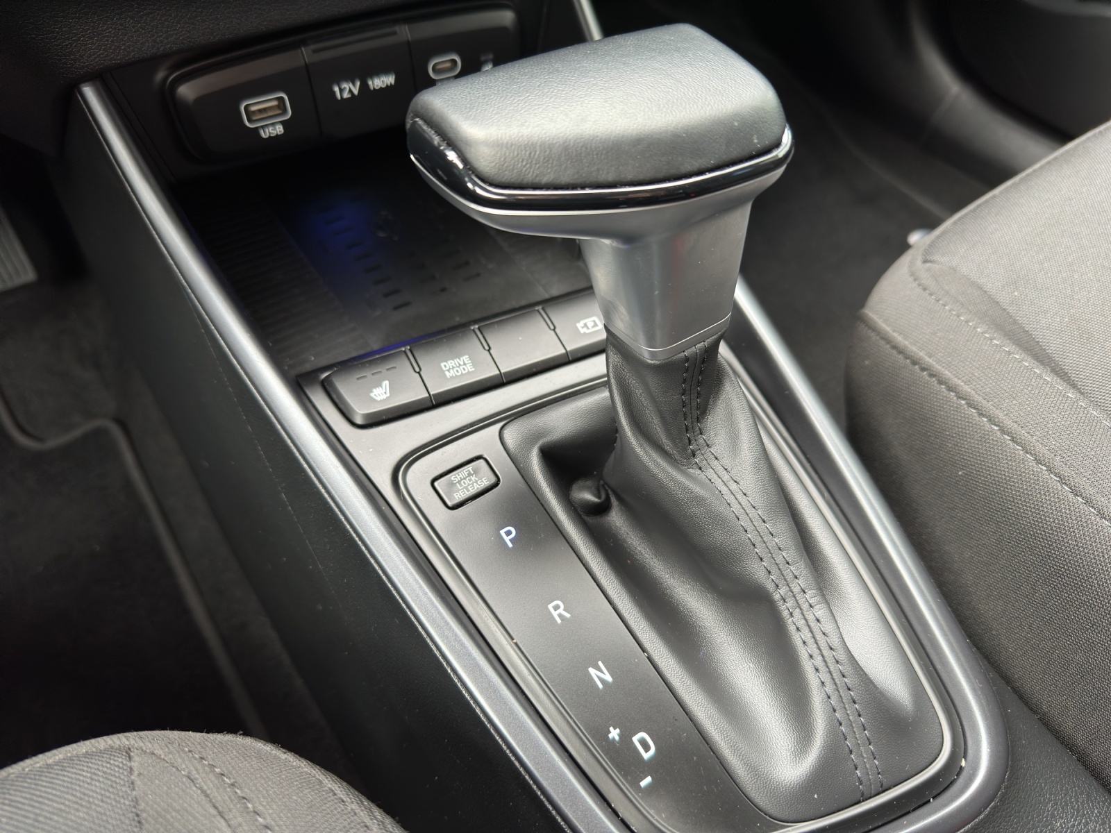 HYUNDAI i20 1.0 T-GDi Amplia Safety Pack-image-10