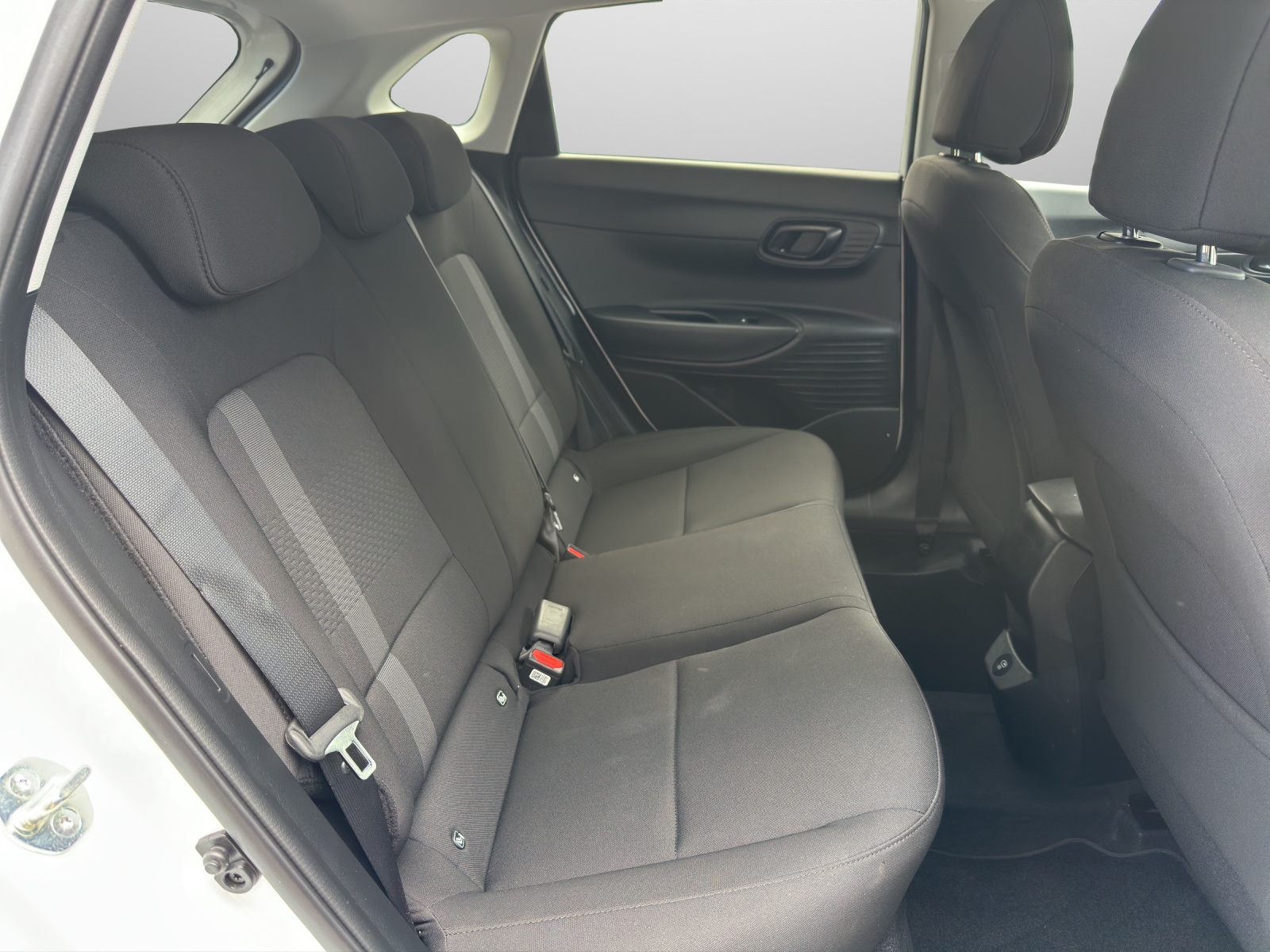 HYUNDAI i20 1.0 T-GDi Amplia Safety Pack-image-12
