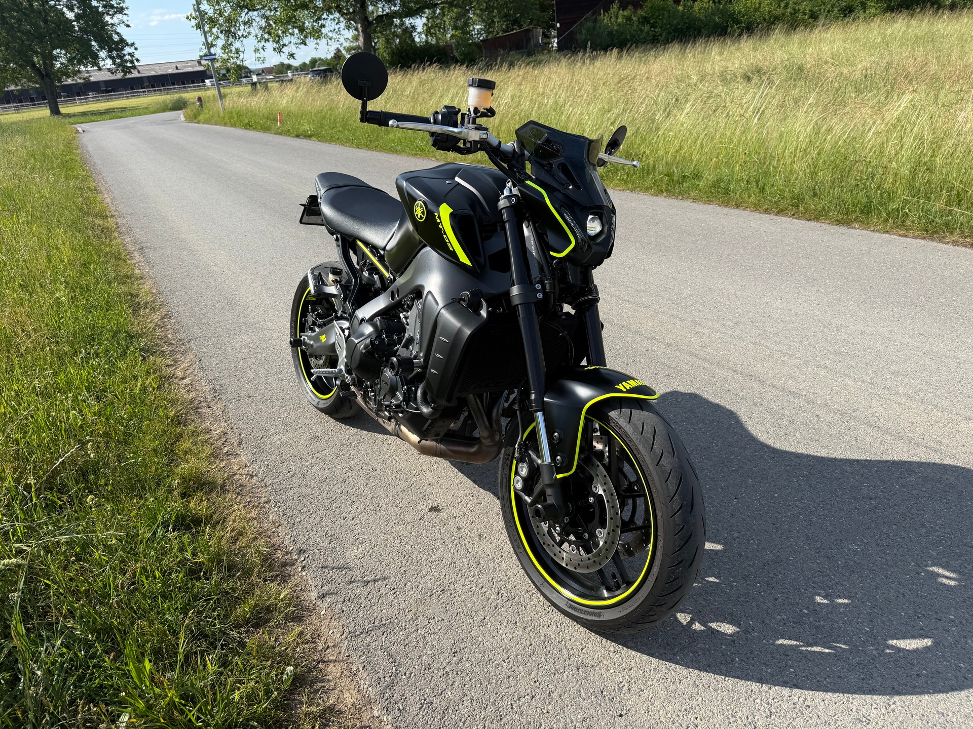 YAMAHA MT-09