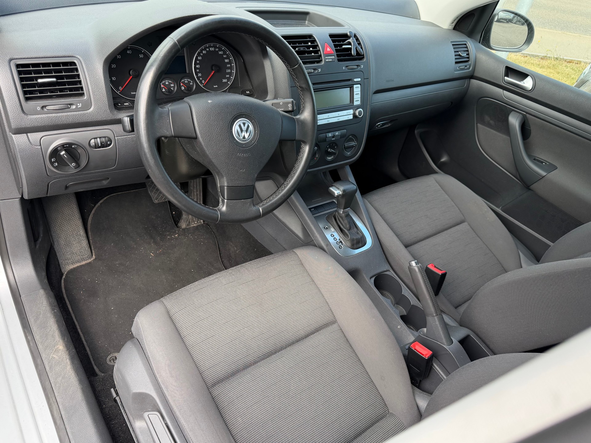 VW Golf 1.6 FSI Comfortline (Motor Problem nicht fahrbar)-image-4