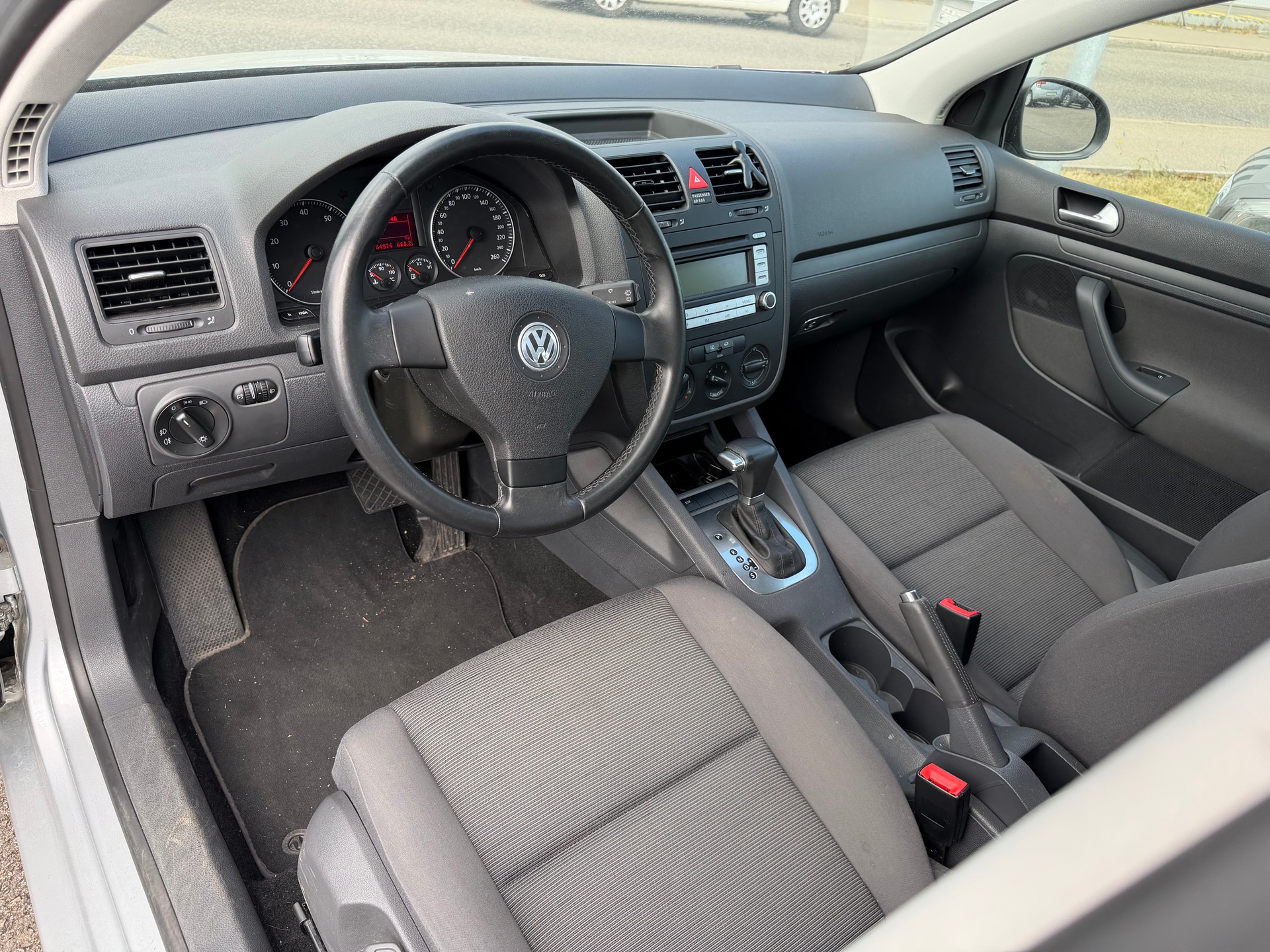VW Golf 1.6 FSI Comfortline (Motor Problem nicht fahrbar)-image-8