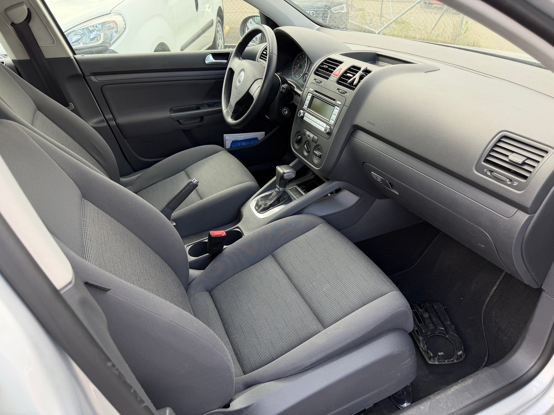 VW Golf 1.6 FSI Comfortline (Motor Problem nicht fahrbar)-image-7