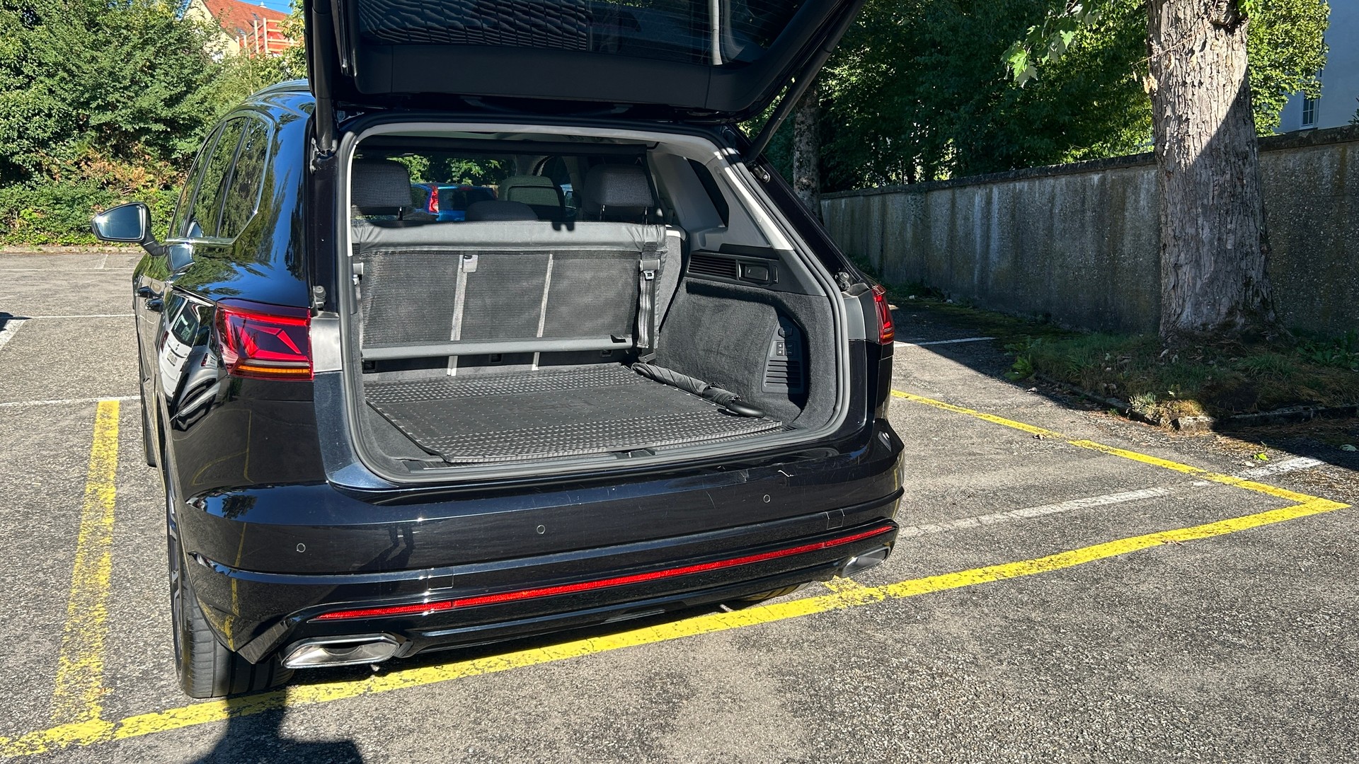 VW 4.0 V8 TDI Elegance - Vollausstattung, IQ Light, Head-up, Night Vision, Softclose, 6.7L/100km, 12M Garantie-image-11
