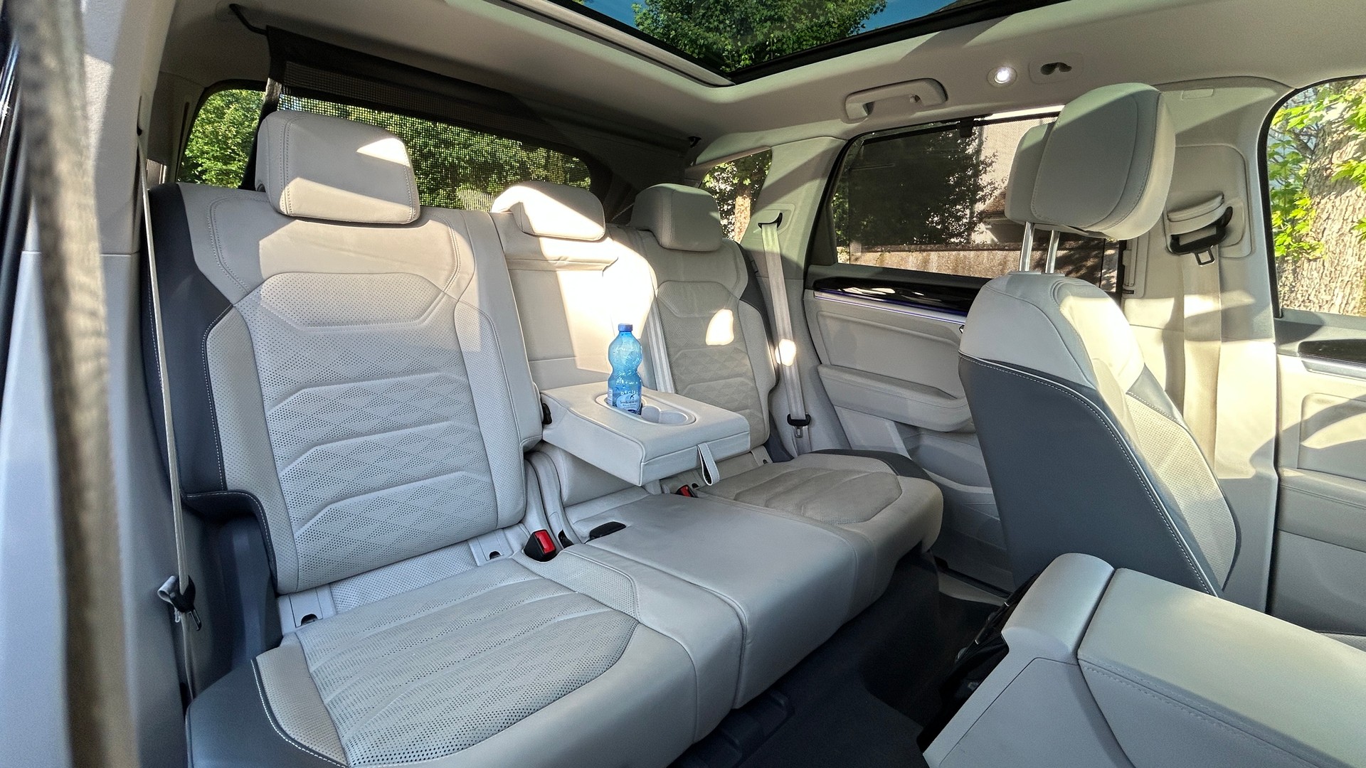 VW 4.0 V8 TDI Elegance - Vollausstattung, IQ Light, Head-up, Night Vision, Softclose, 6.7L/100km, 12M Garantie-image-8