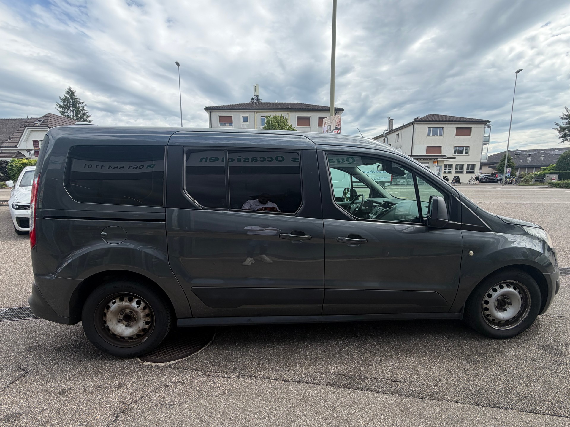 FORD Grand Tourneo Connect 1.6 TDCi Trend Rollstuhl-Rampe-image-5