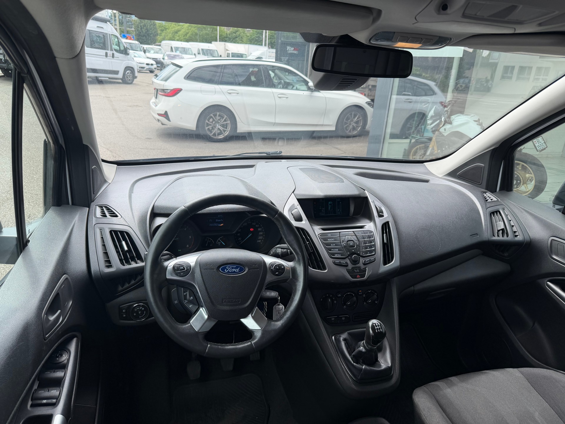 FORD Grand Tourneo Connect 1.6 TDCi Trend Rollstuhl-Rampe-image-15