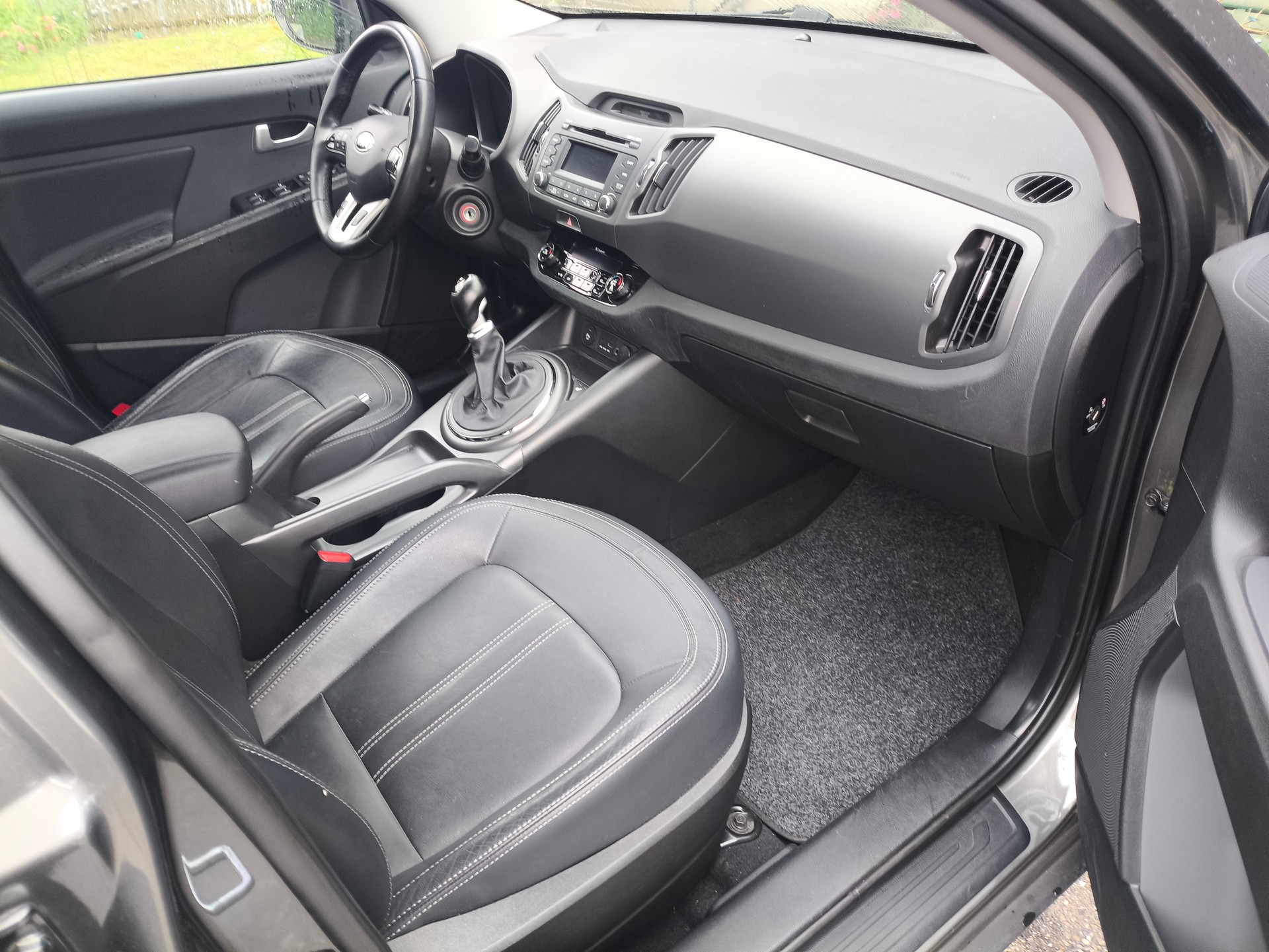 KIA Sportage 2.0 CRDi Style 4WD-image-7