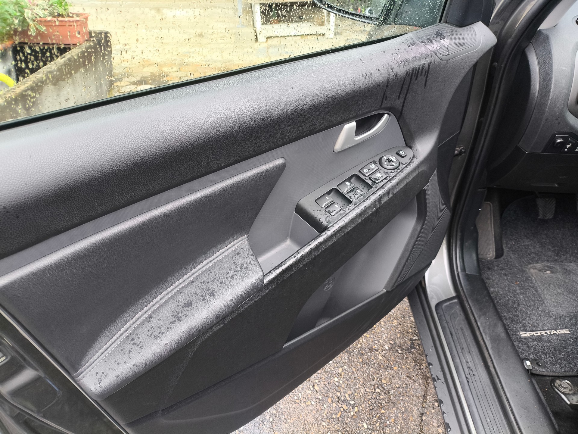 KIA Sportage 2.0 CRDi Style 4WD-image-12