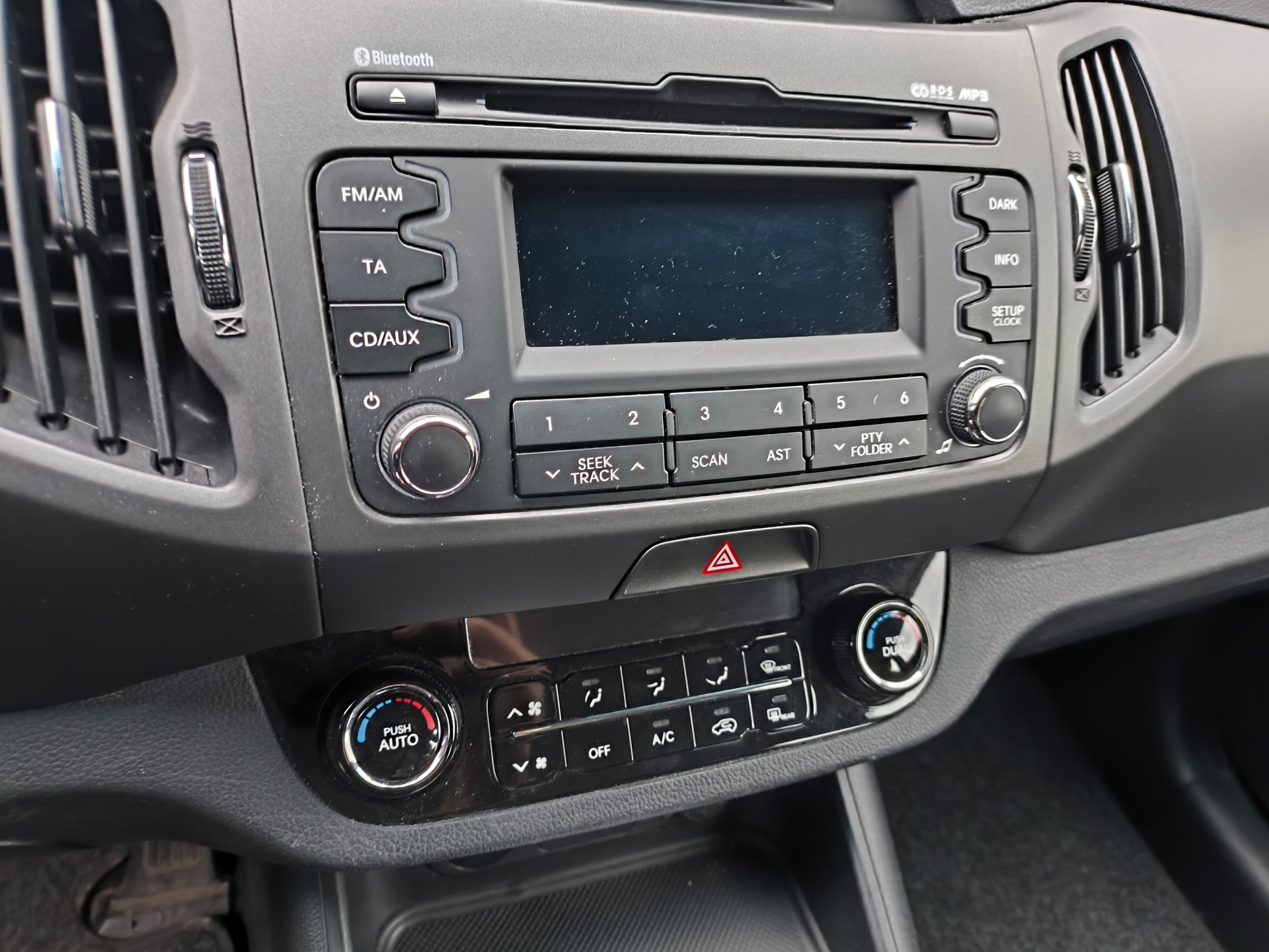 KIA Sportage 2.0 CRDi Style 4WD-image-15