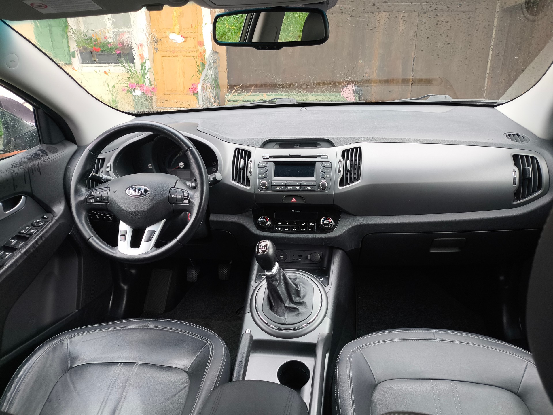 KIA Sportage 2.0 CRDi Style 4WD-image-9