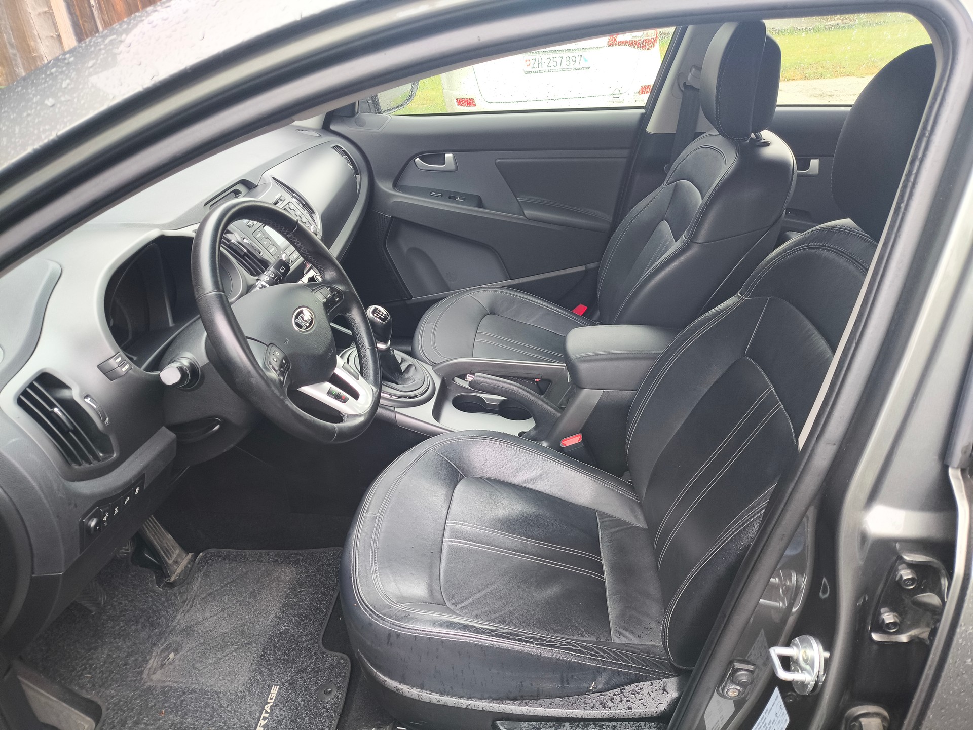 KIA Sportage 2.0 CRDi Style 4WD-image-11