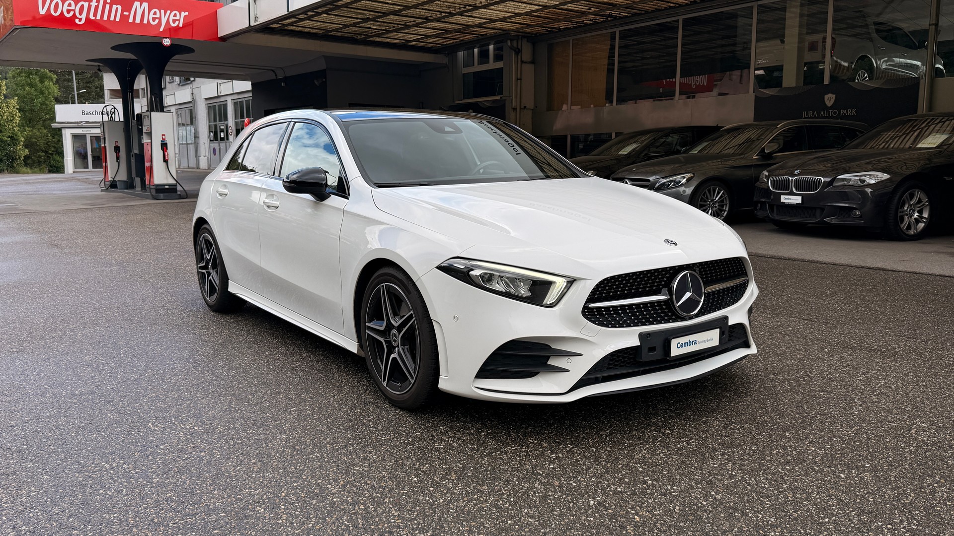 MERCEDES-BENZ A 200 AMG Line 7G-DCT-showroom-element-2