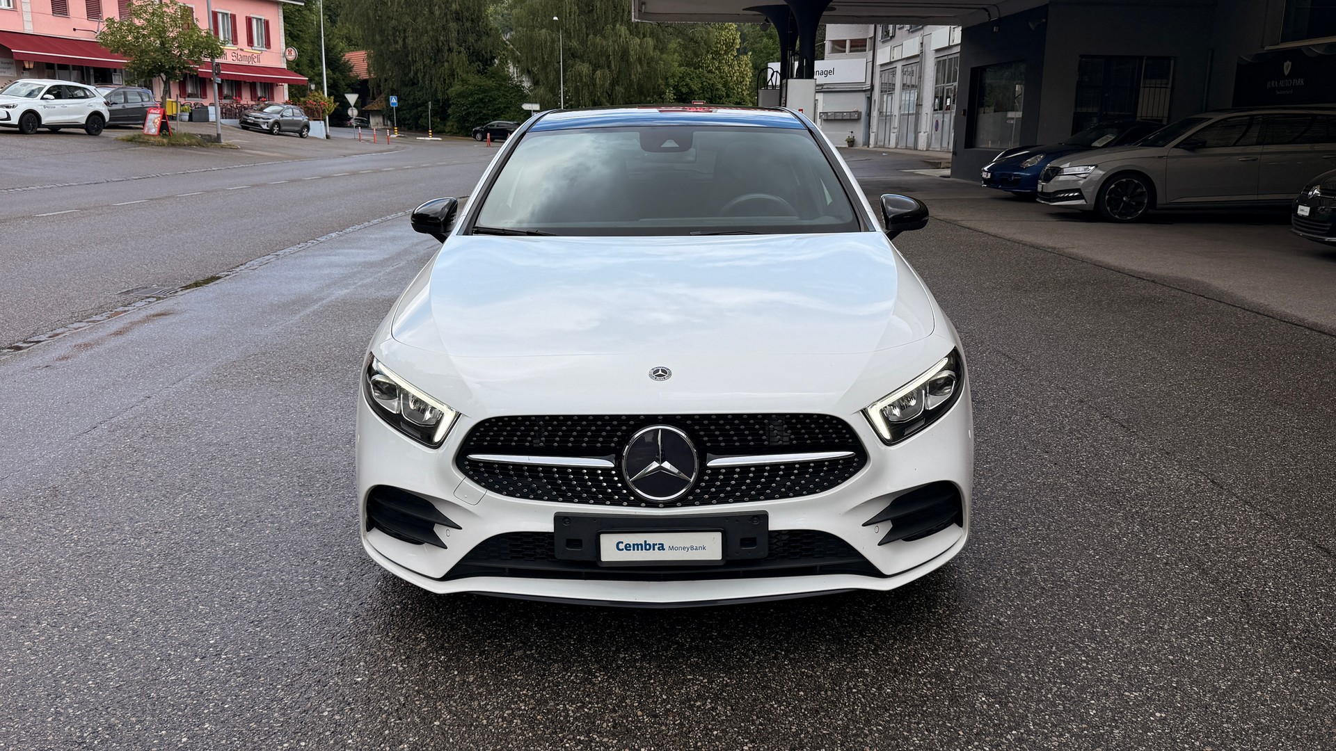 MERCEDES-BENZ A 200 AMG Line 7G-DCT-showroom-element-1