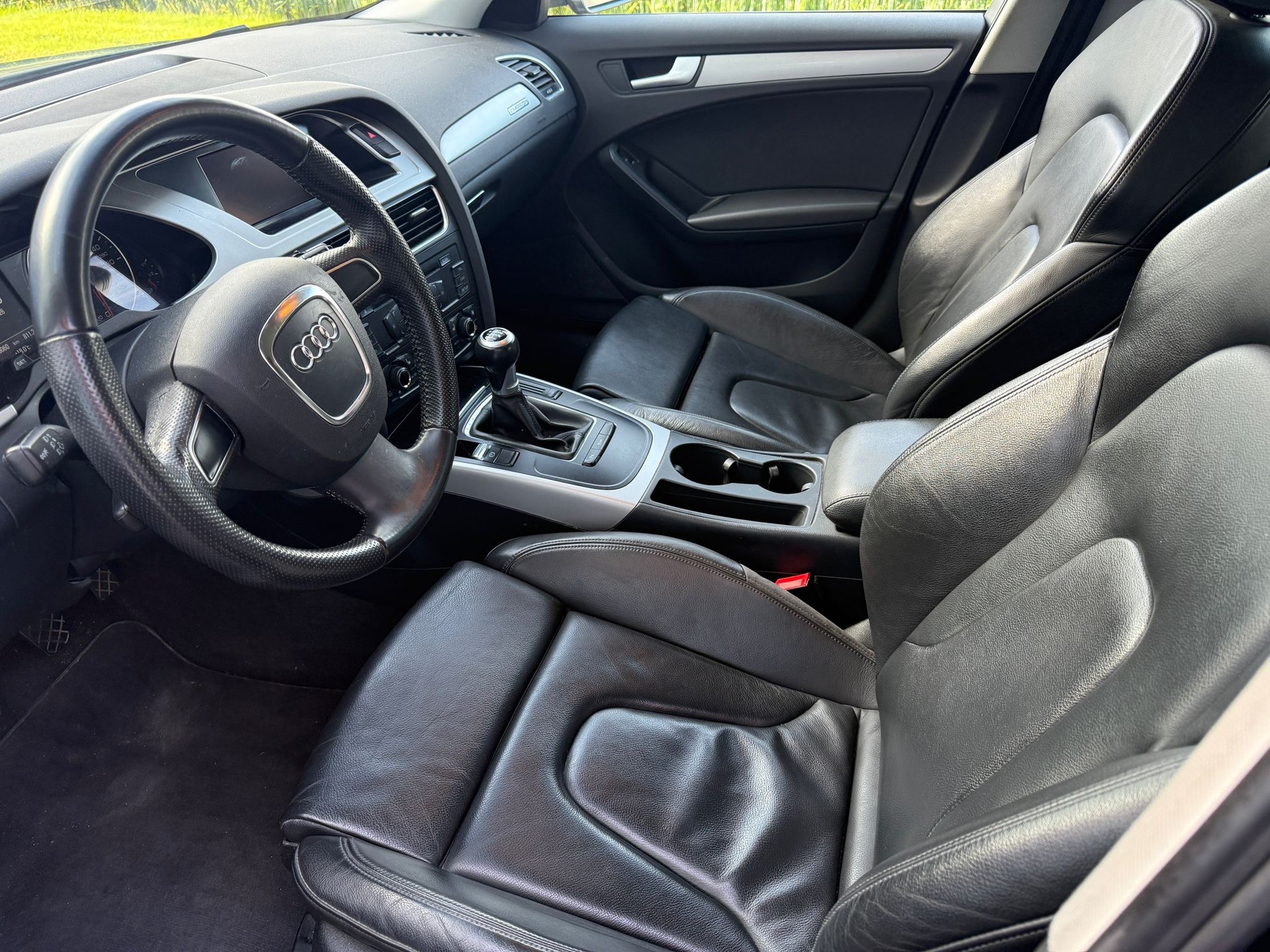 AUDI A4 Avant 2.0 TFSI quattro-image-21