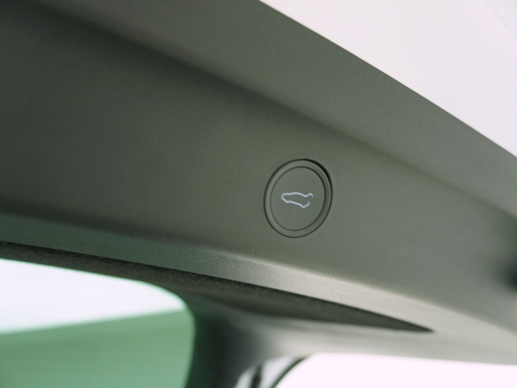 TESLA Model Y Long Range Dual AWD-image-15