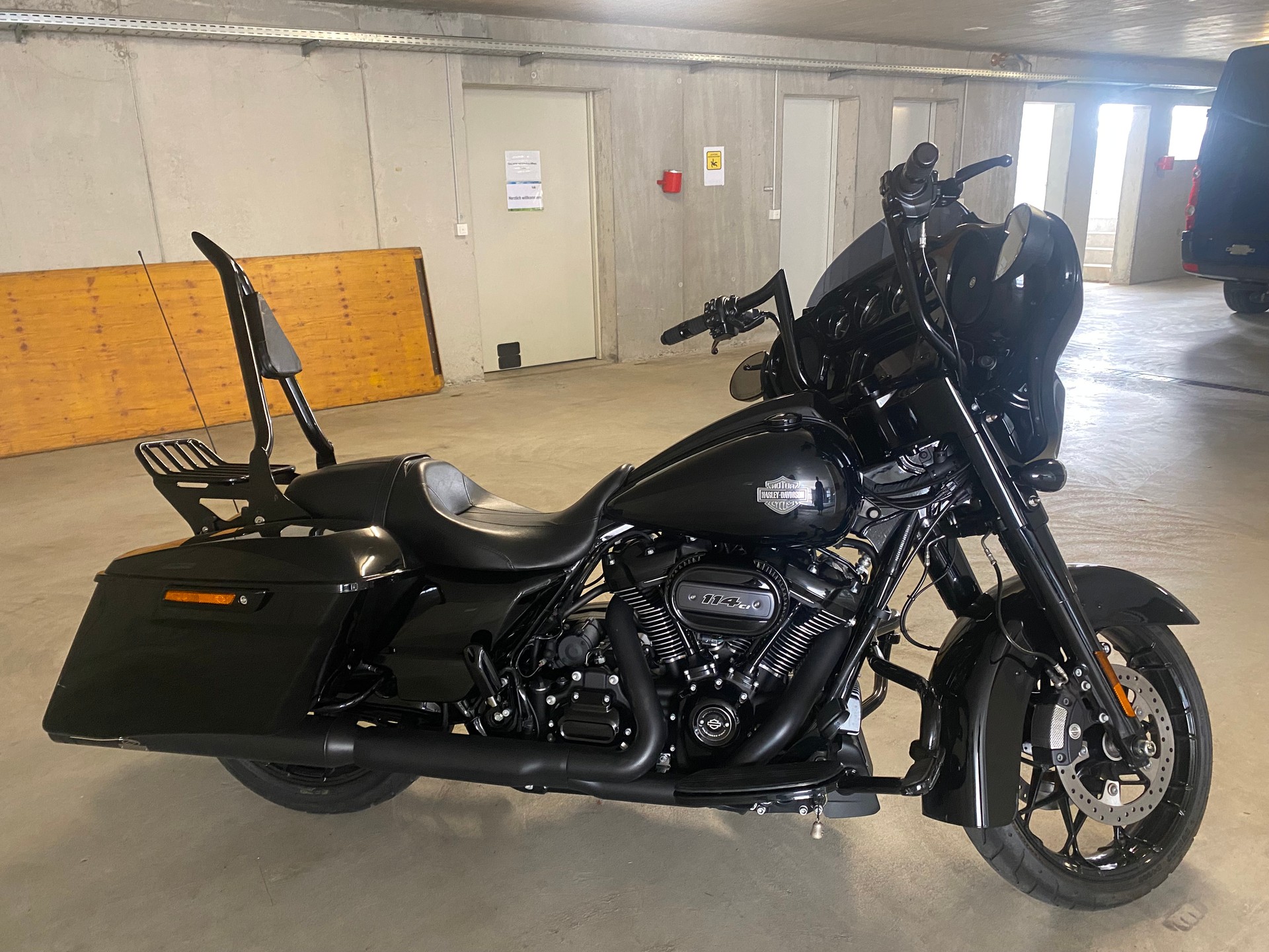 HARLEY-DAVIDSON FLHXS Street Glide Special Black Finish 114-image-5