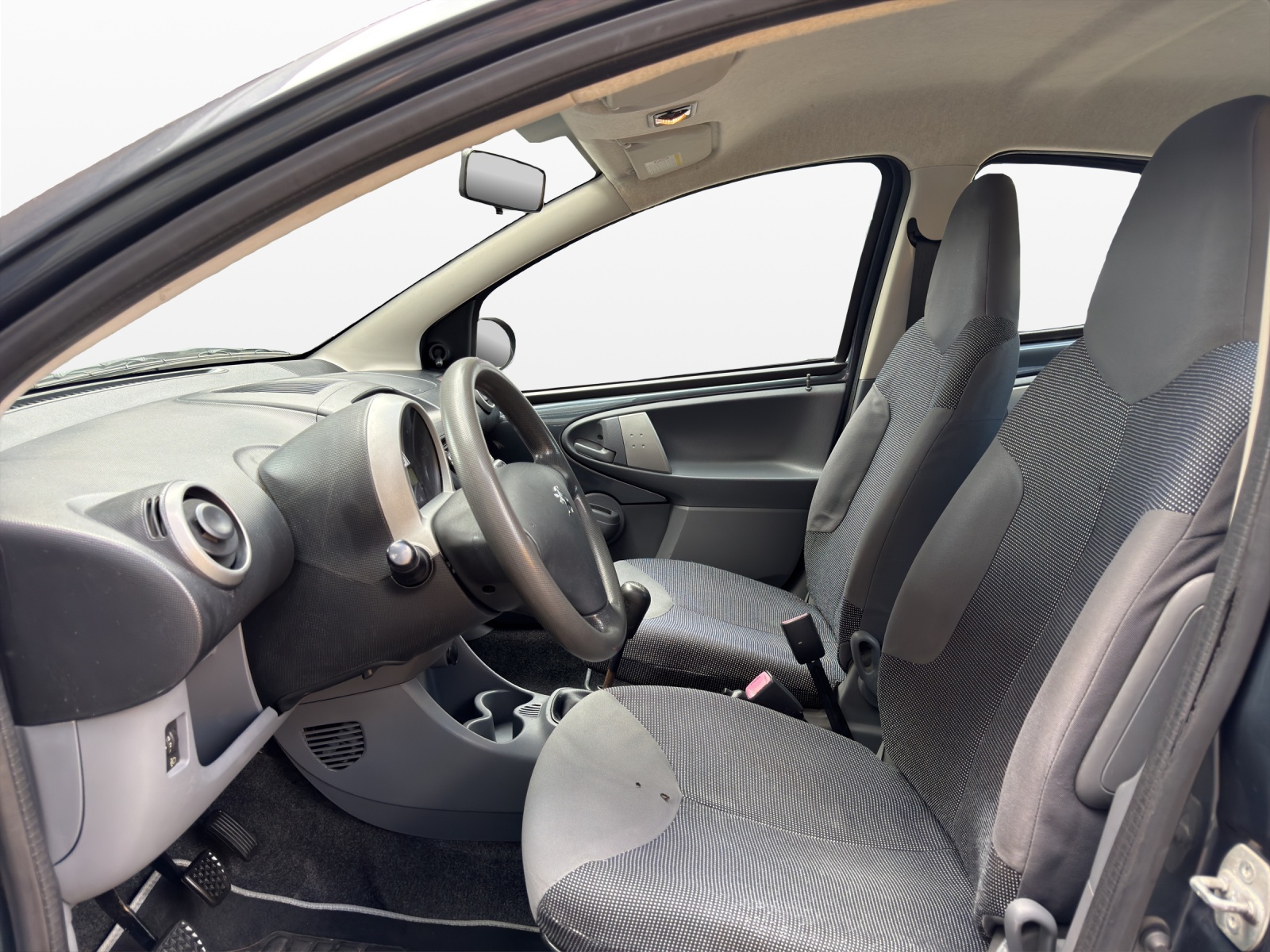 PEUGEOT 107 1.0 Trendy-image-8