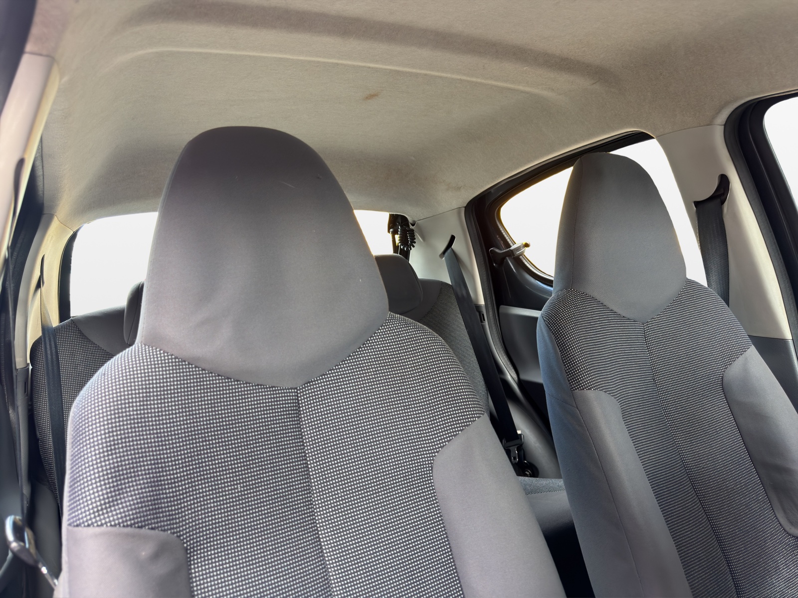 PEUGEOT 107 1.0 Trendy-image-15