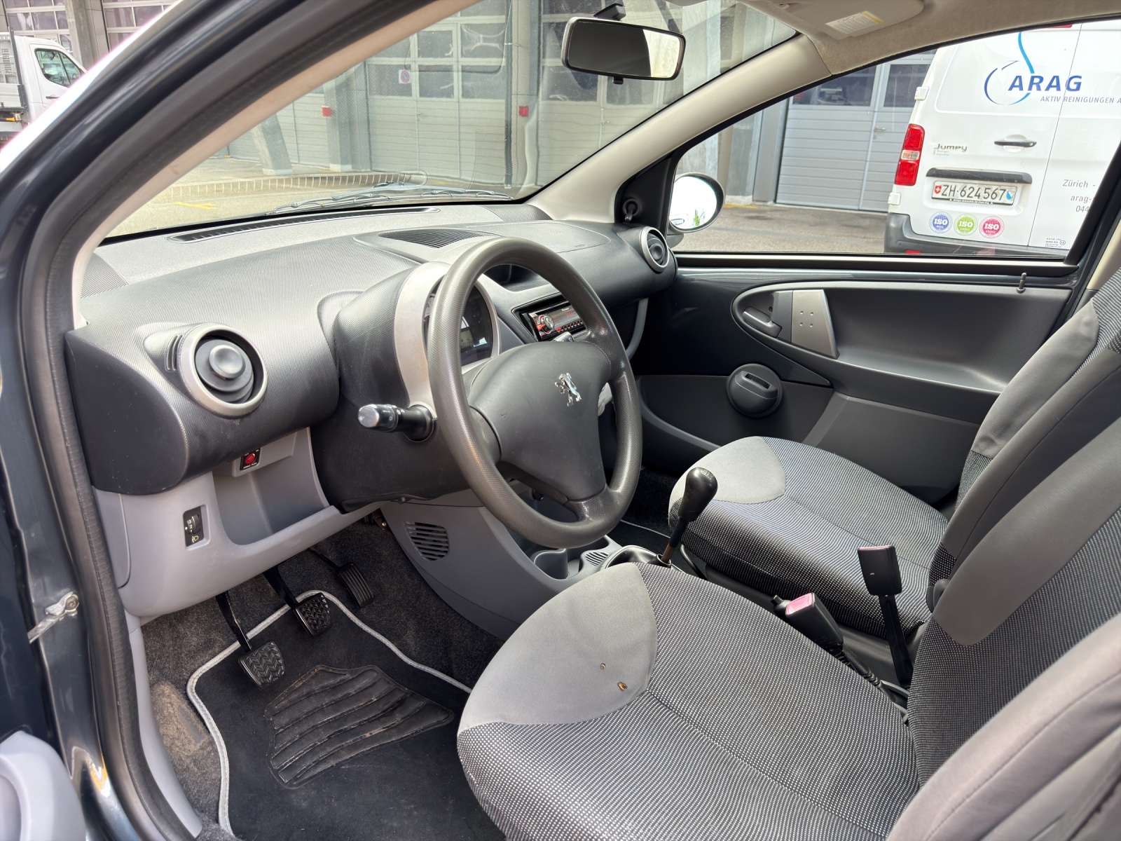PEUGEOT 107 1.0 Trendy-image-26