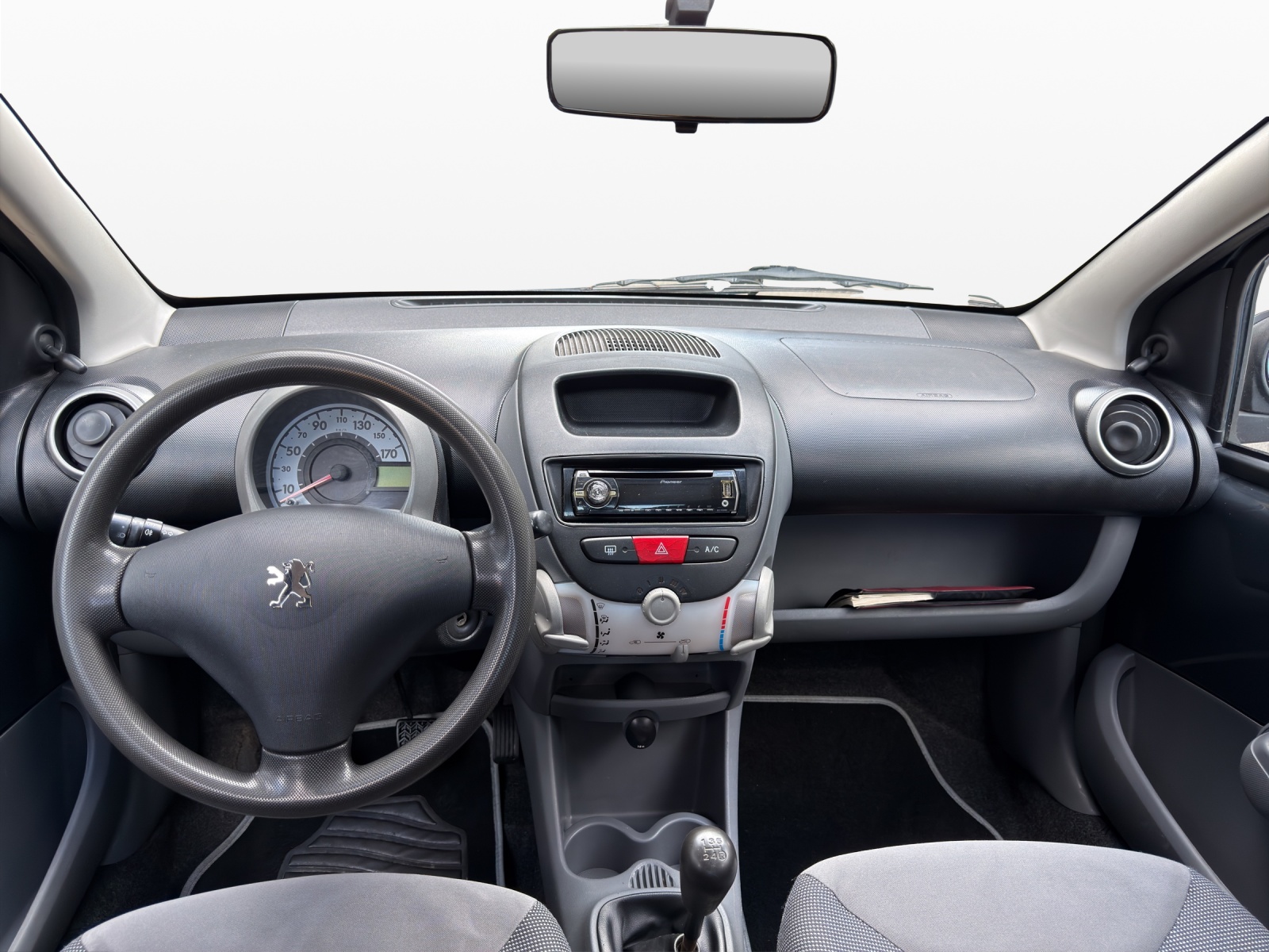 PEUGEOT 107 1.0 Trendy-image-11