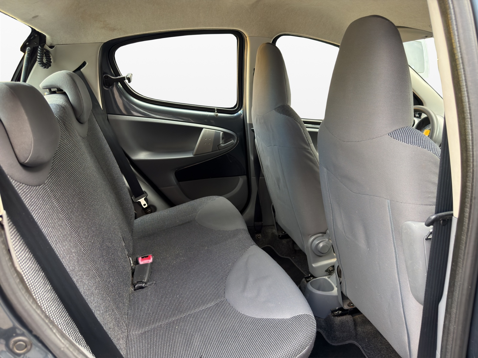 PEUGEOT 107 1.0 Trendy-image-18