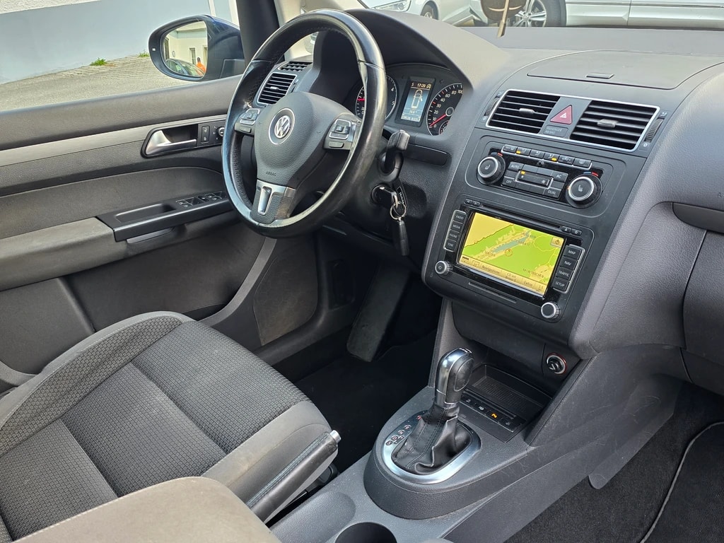 VW Touran 2.0 TDI BMT Comfortline DSG-image-9