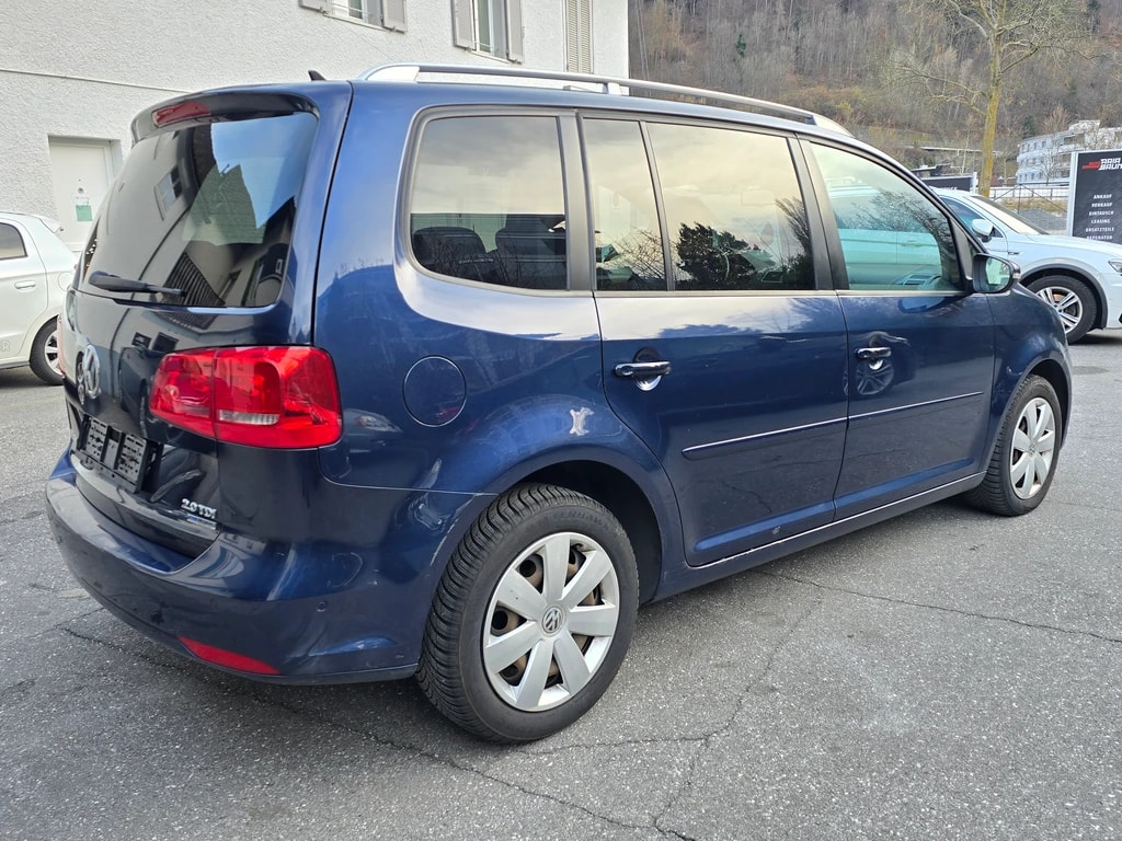VW Touran 2.0 TDI BMT Comfortline DSG-image-2