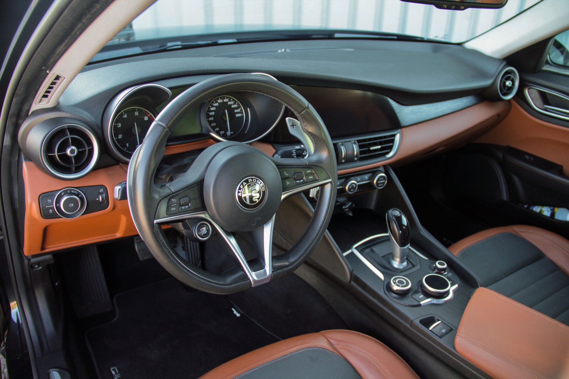 ALFA ROMEO Giulia 2.0 Super Automatic 🇮🇹 ⭐⭐⭐⭐⭐-image-4