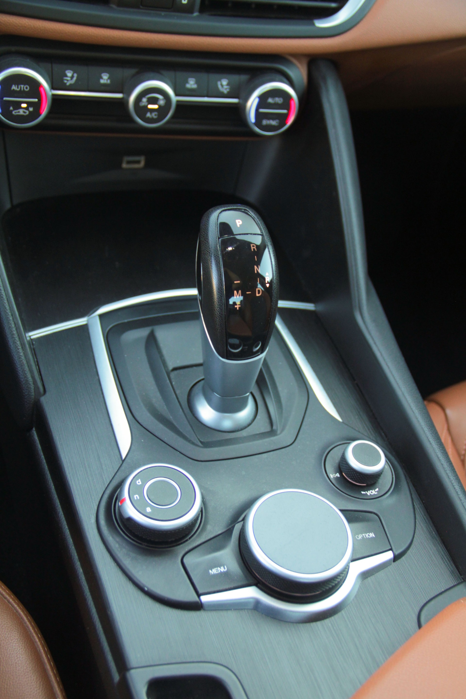 ALFA ROMEO Giulia 2.0 Super Automatic 🇮🇹 ⭐⭐⭐⭐⭐-image-14