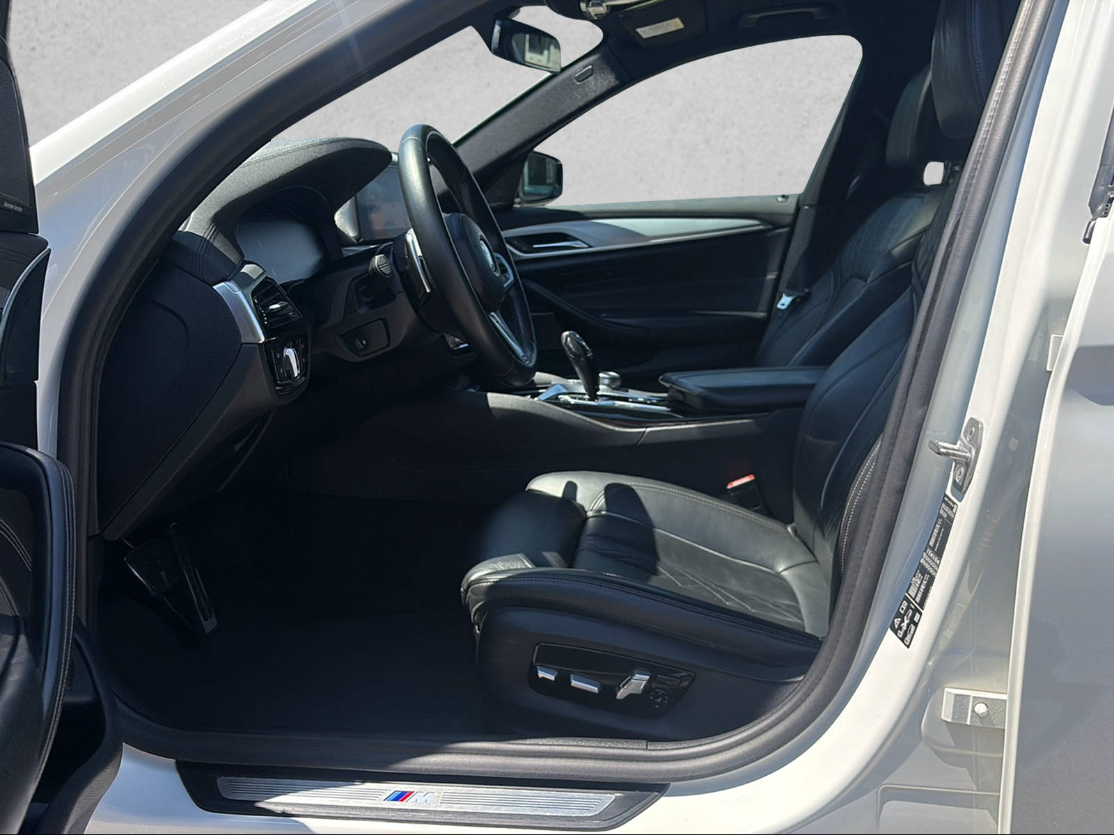 BMW 530i xDrive Steptronic-image-4