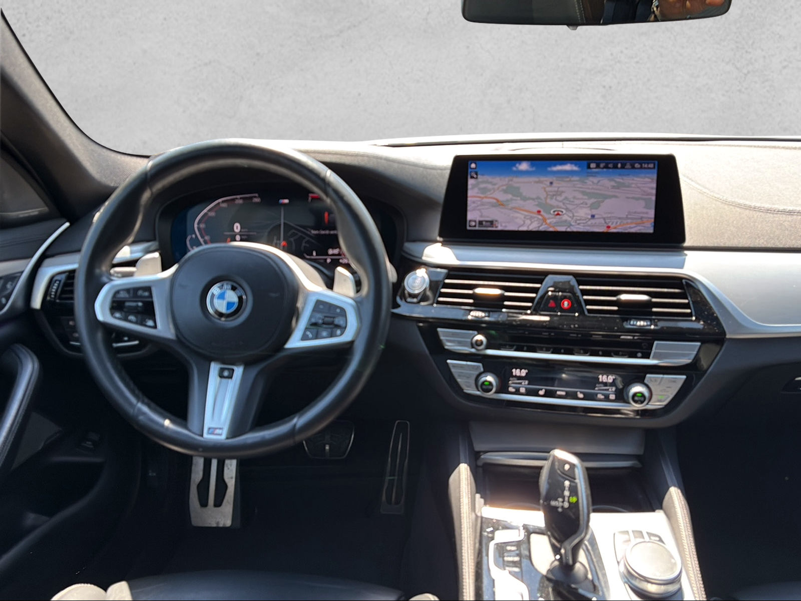 BMW 530i xDrive Steptronic-image-11