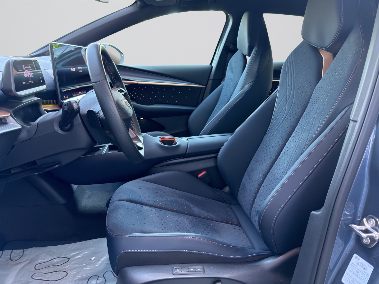 CUPRA Tavascan-showroom-element-3