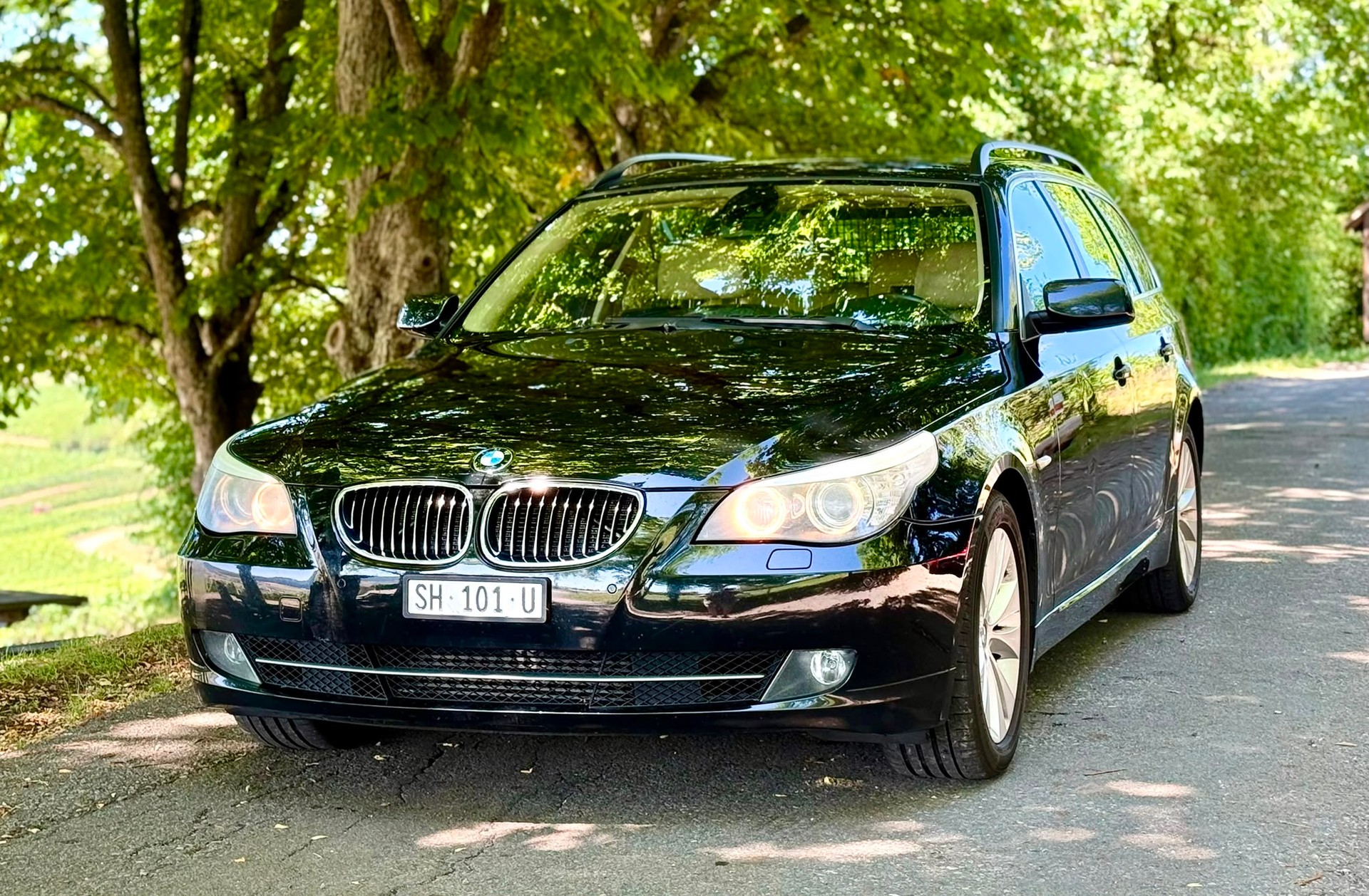 BMW 530d Touring Steptronic-showroom-element-3