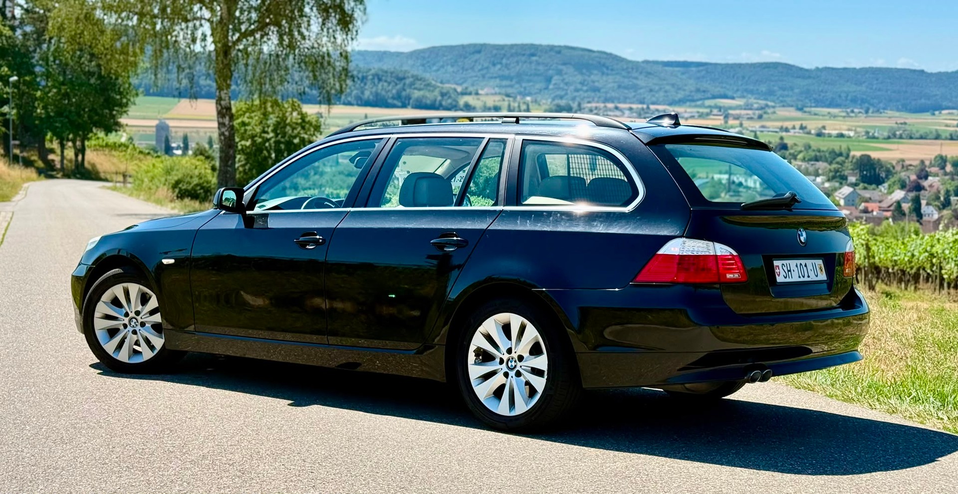 BMW 530d Touring Steptronic-showroom-element-1