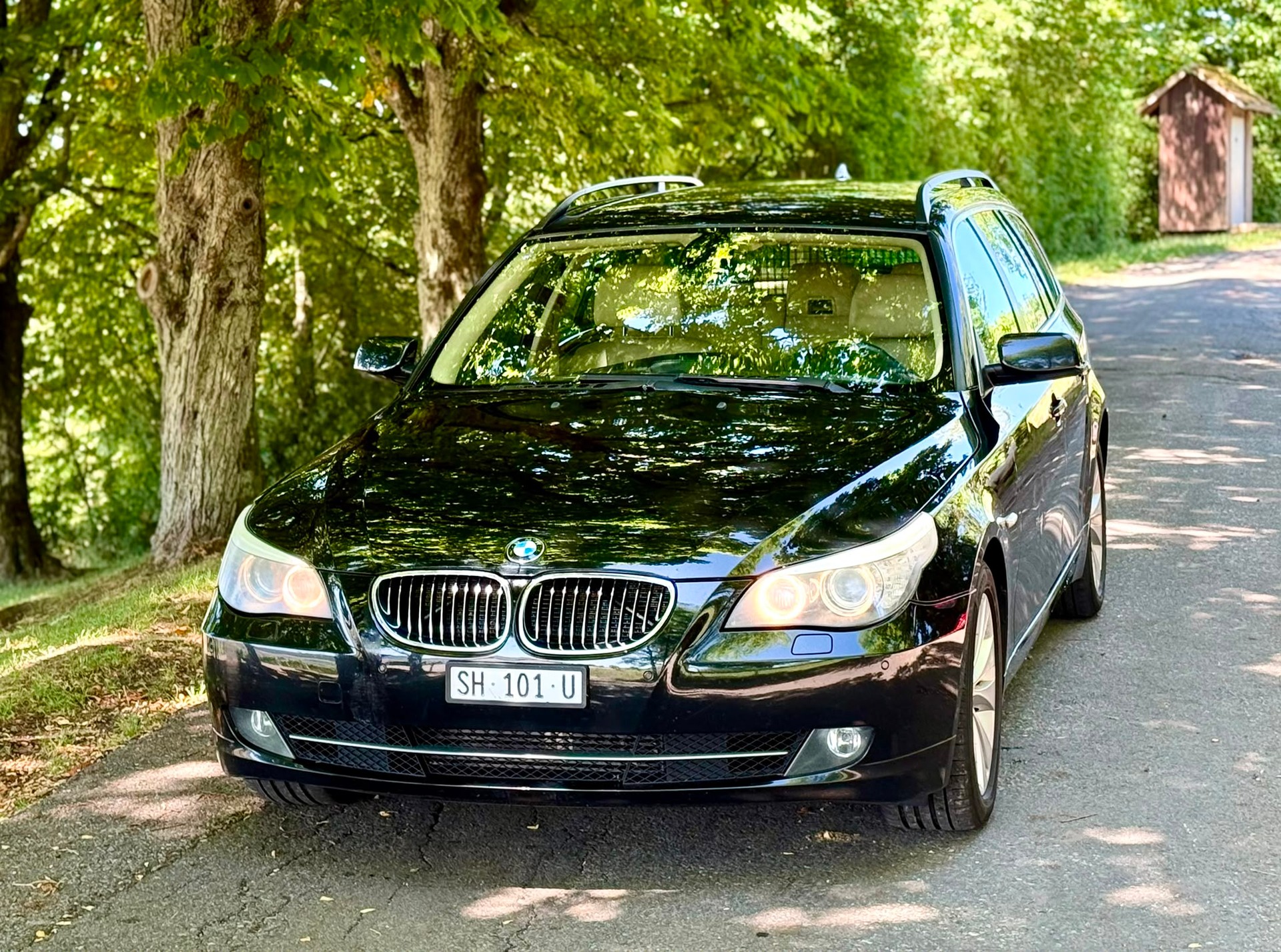 BMW 530d Touring Steptronic-showroom-element-2