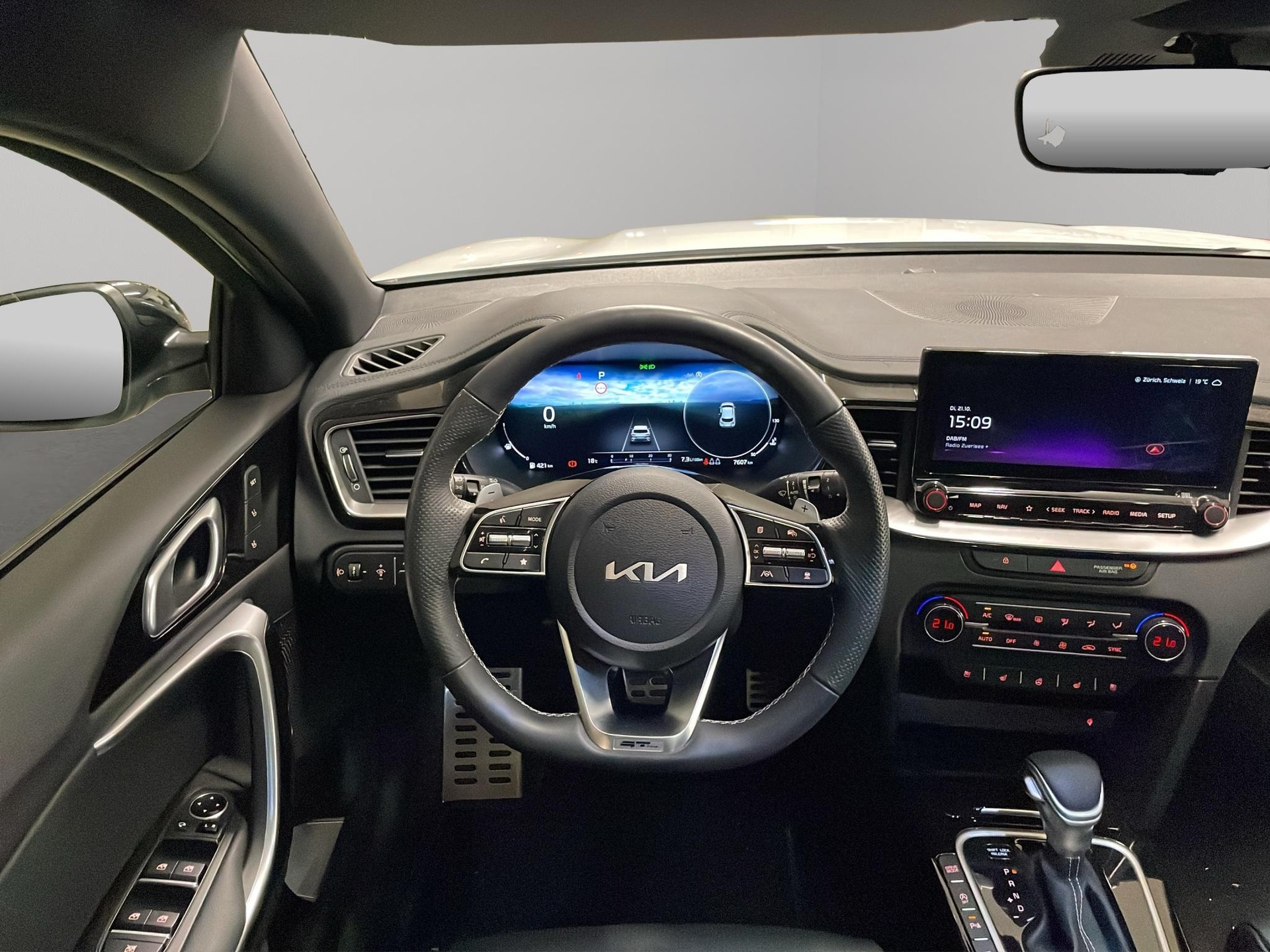 KIA XCeed 1.5 T-GDi MHEV GT-Line-image-8