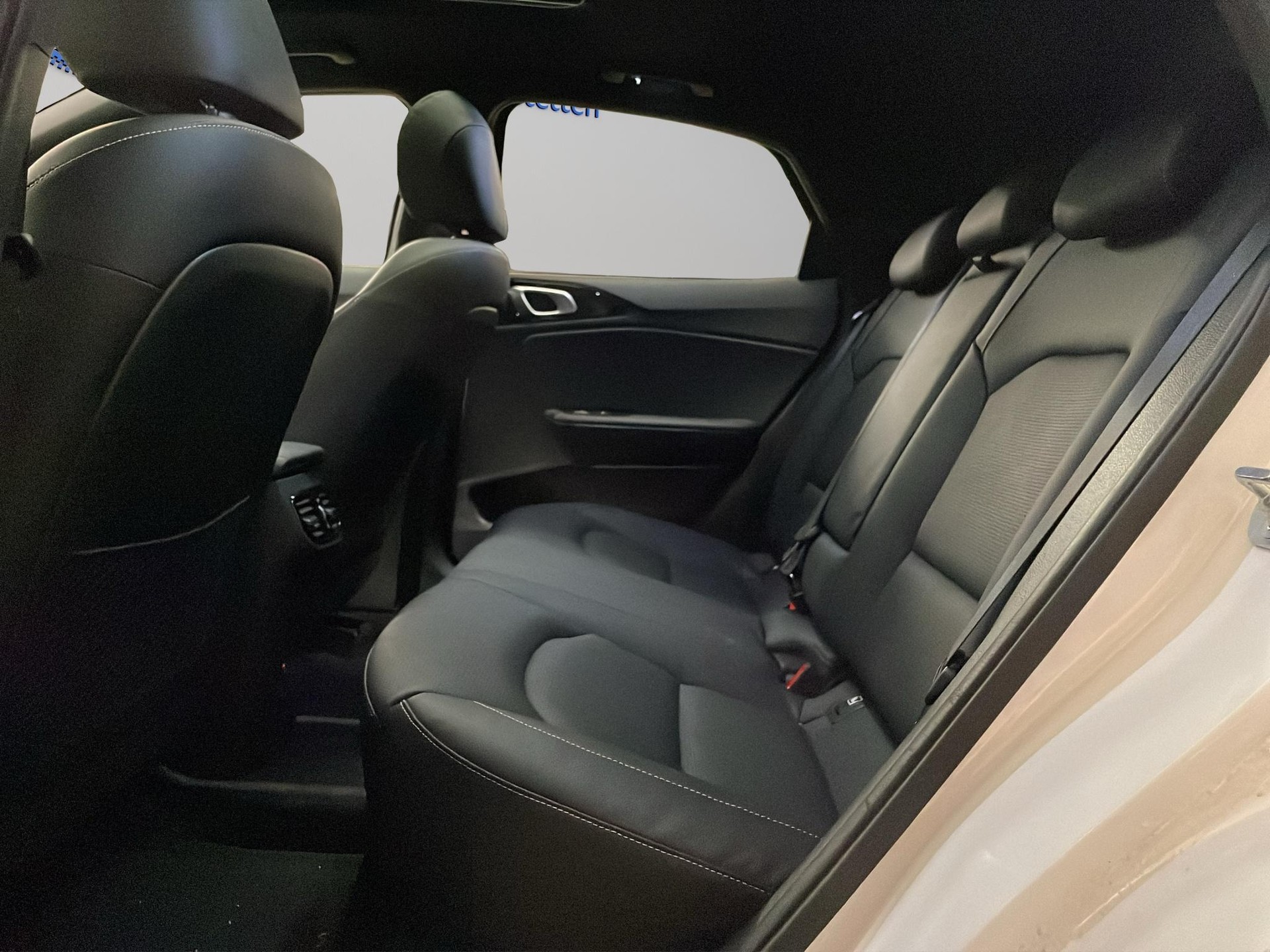 KIA XCeed 1.5 T-GDi MHEV GT-Line-image-7