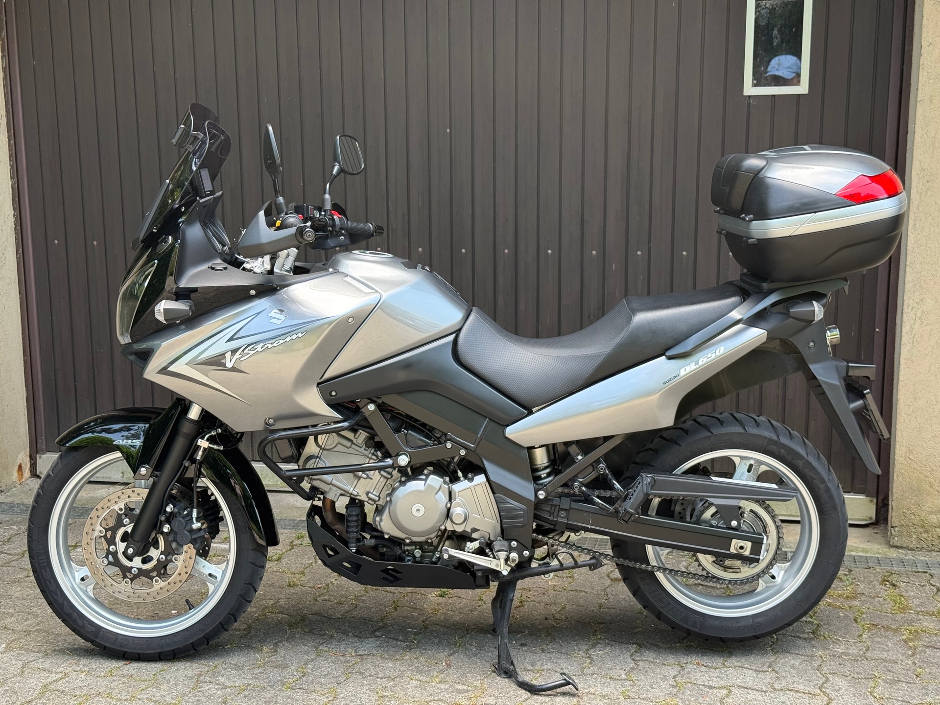 SUZUKI DL650A-image-4