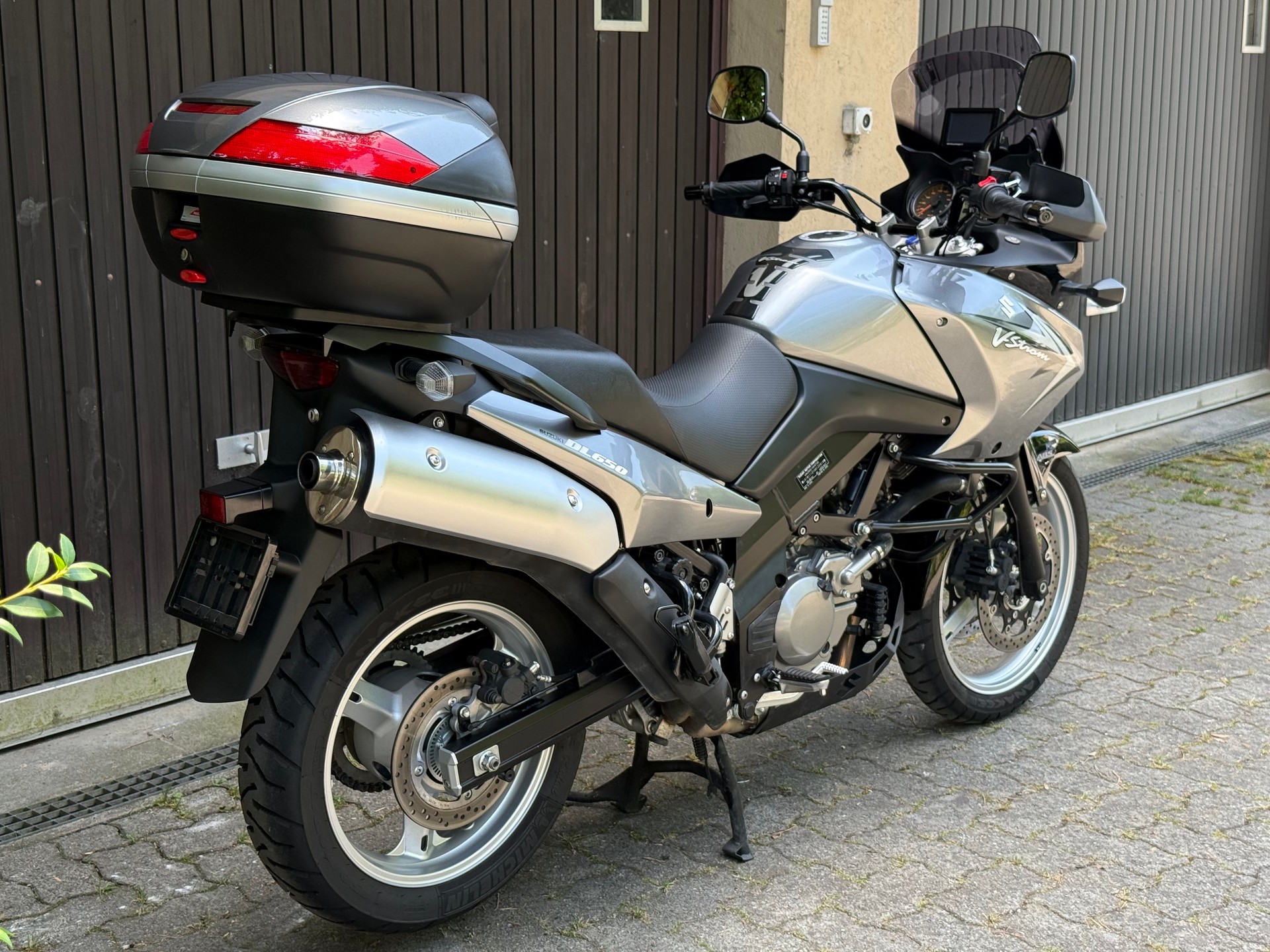 SUZUKI DL650A-image-7