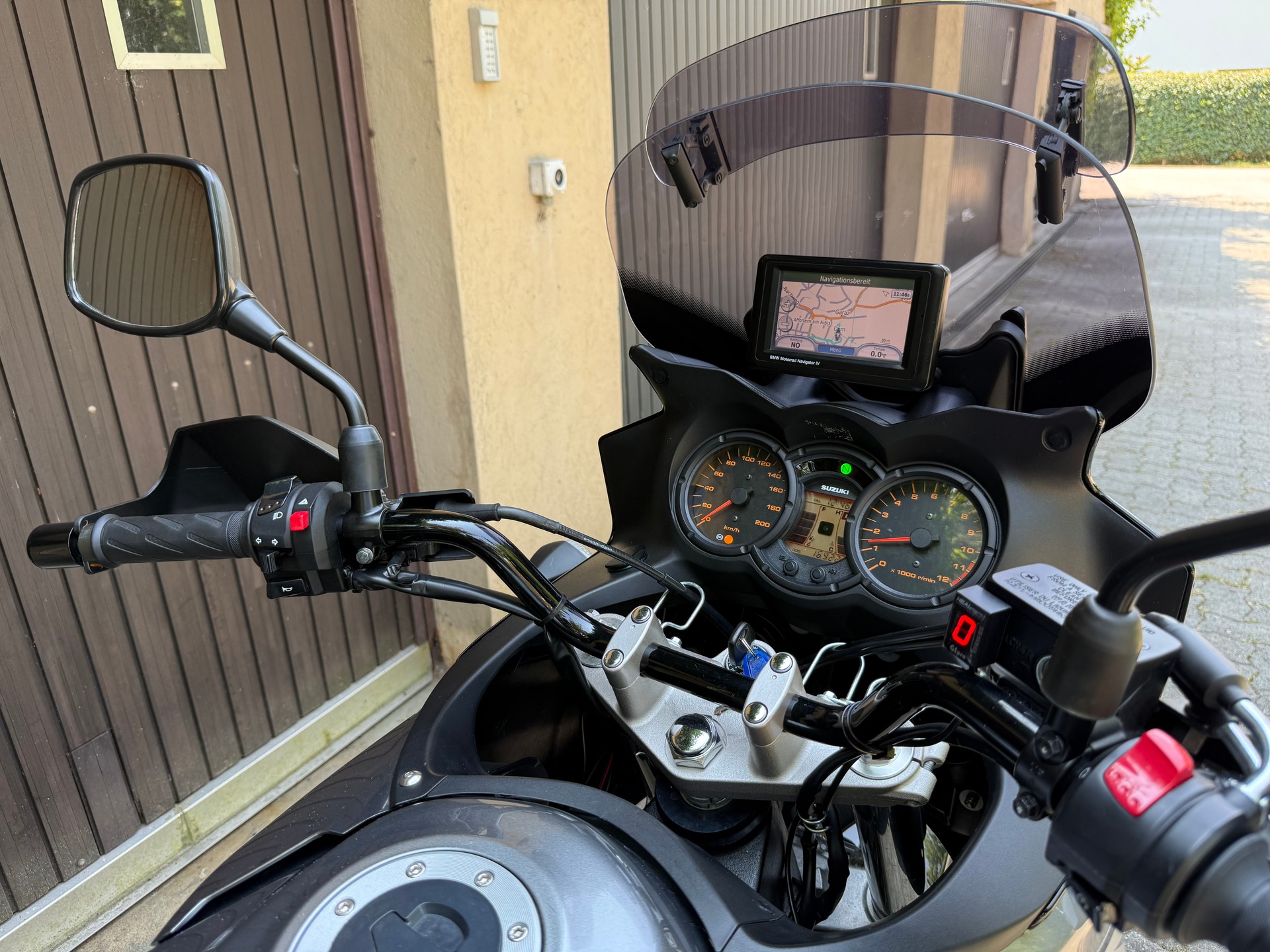 SUZUKI DL650A-image-9