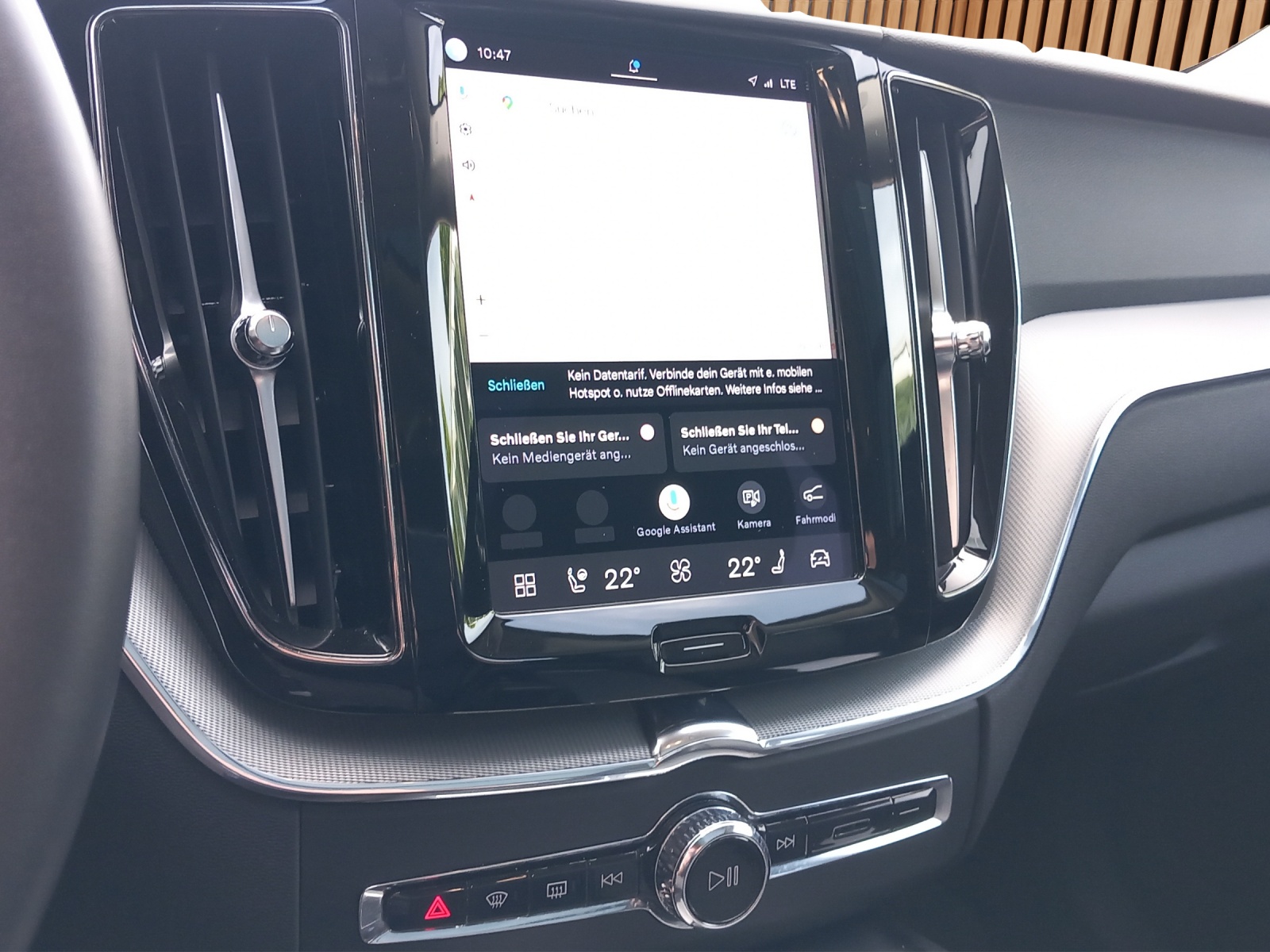 VOLVO XC60 2.0 B4 MH Plus Dark AWD-image-12