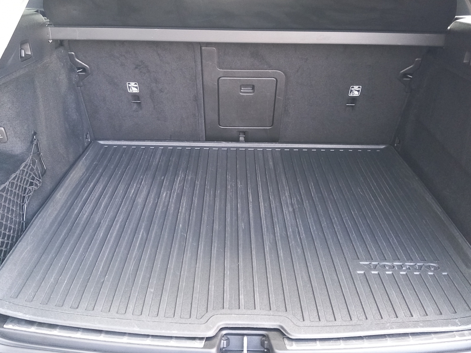 VOLVO XC60 2.0 B4 MH Plus Dark AWD-image-25
