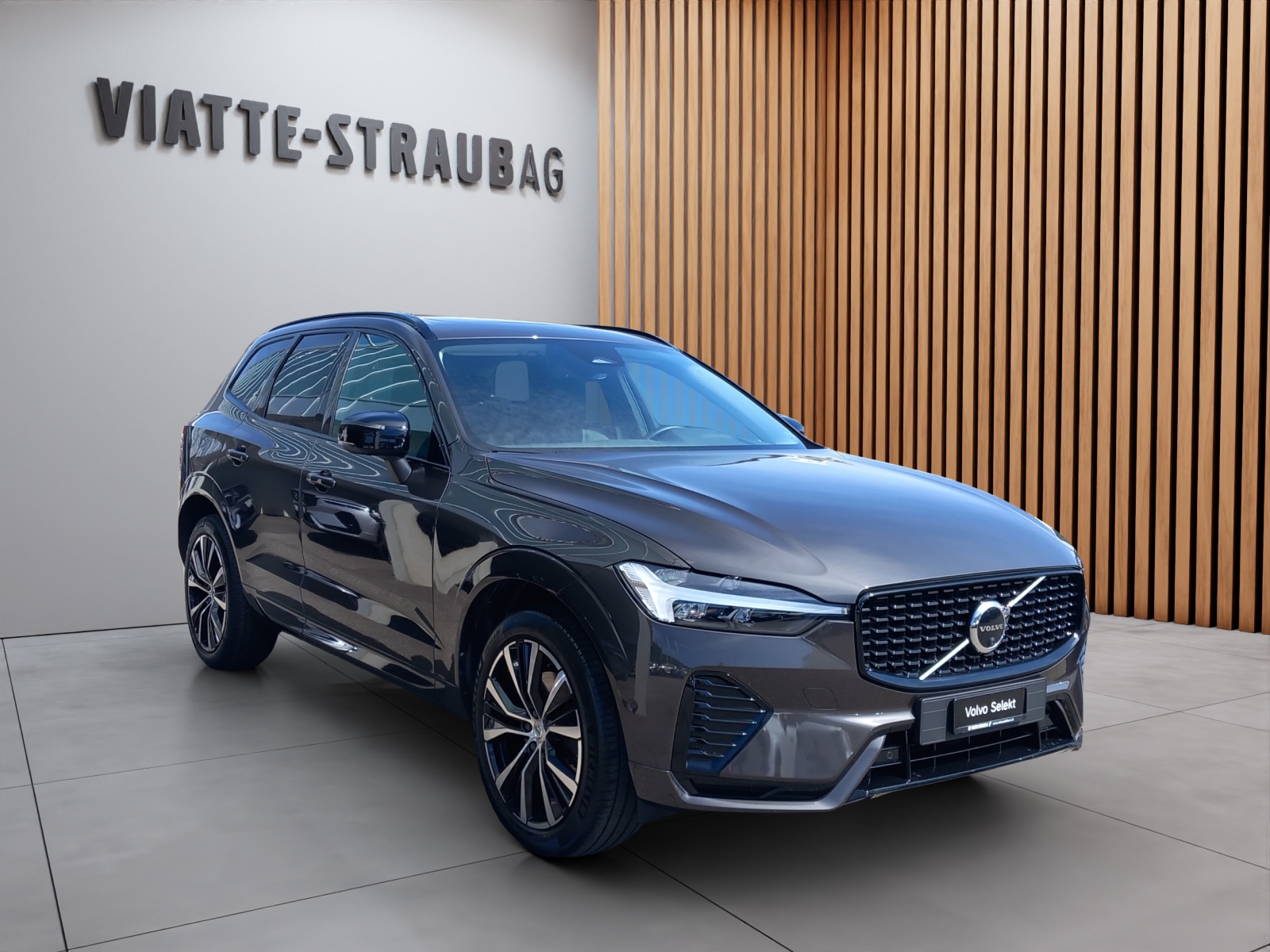 VOLVO XC60 2.0 B4 MH Plus Dark AWD-image-6