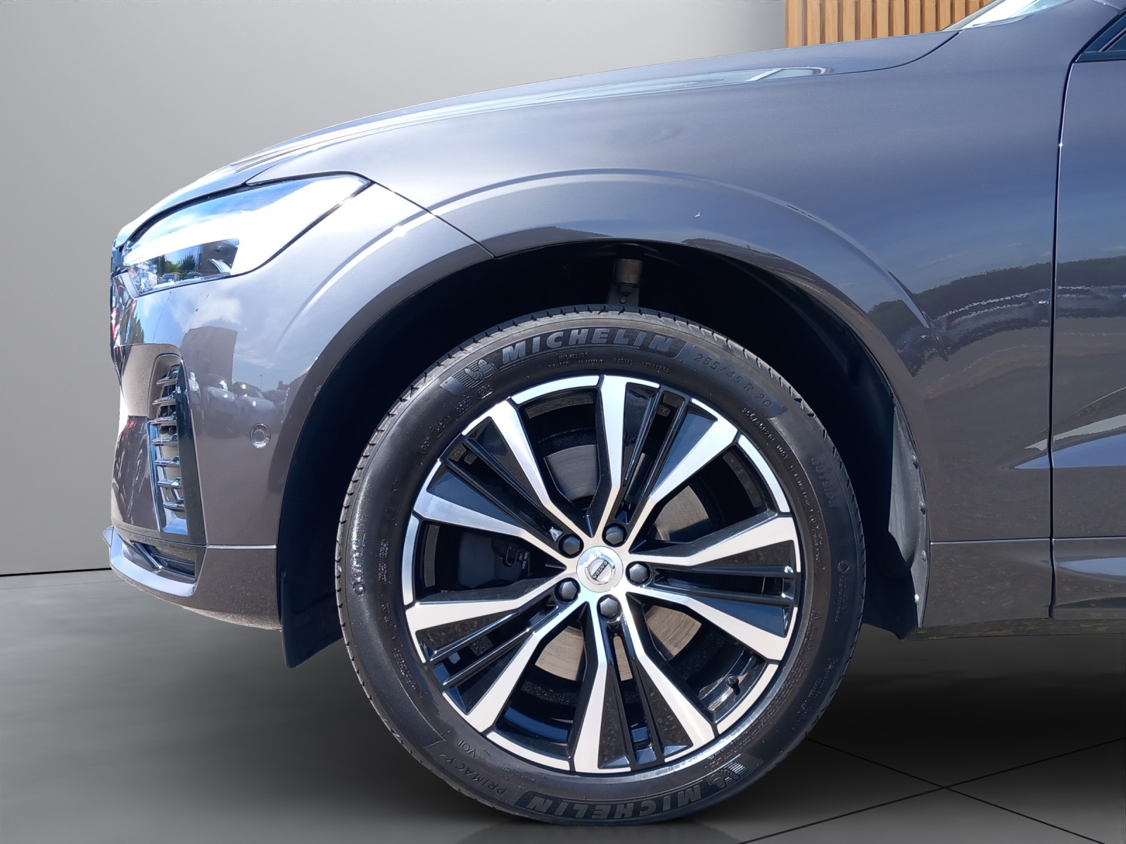 VOLVO XC60 2.0 B4 MH Plus Dark AWD-image-20