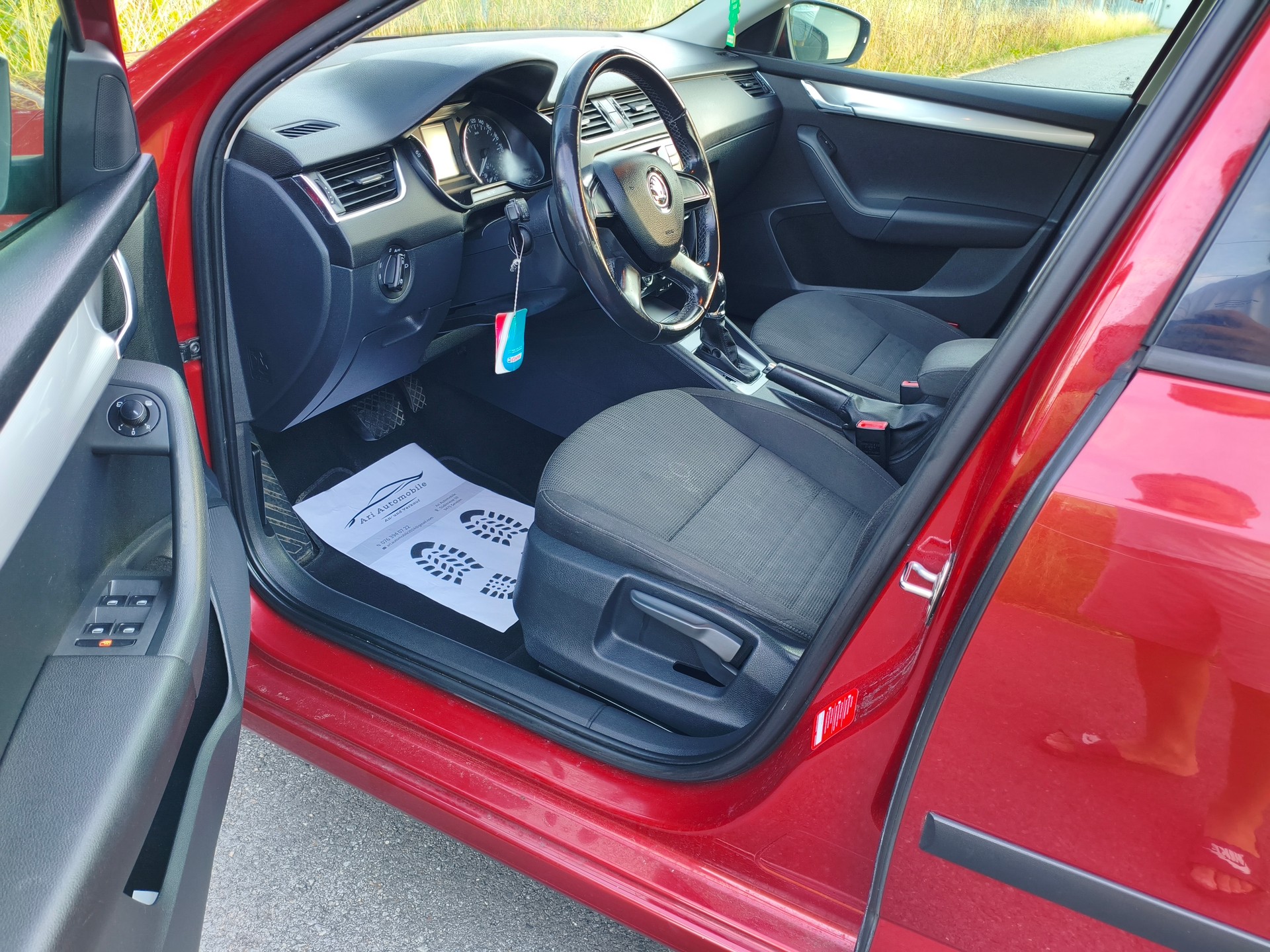 SKODA Octavia 1.8 TSI Ambition DSG-image-12