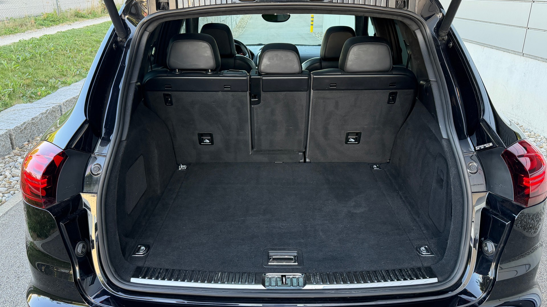 PORSCHE Cayenne Turbo S-image-15